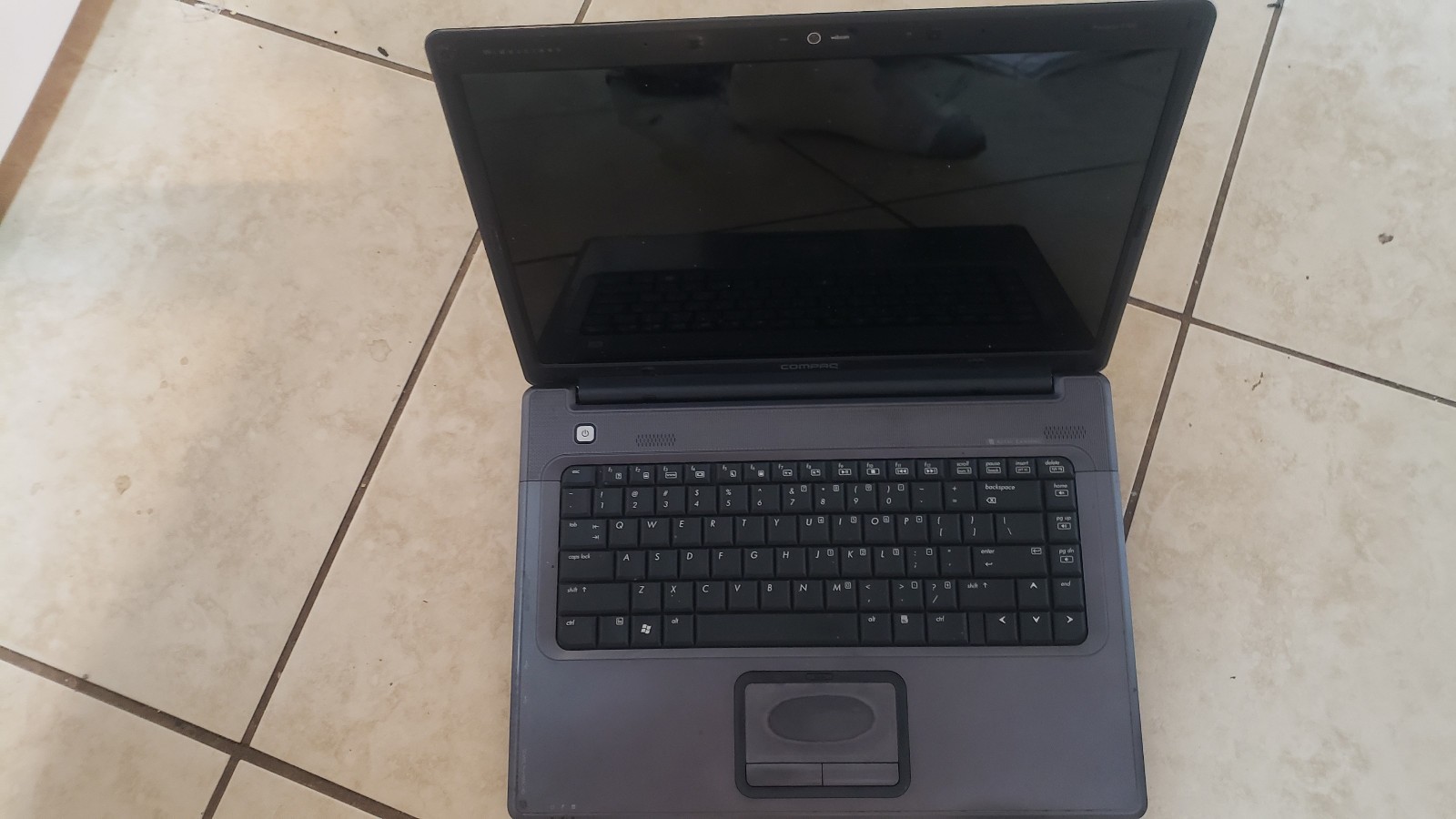BROKEN Compaq Presario F700 Laptop AMD Athlon Dual Core Memory Parts Repair Only