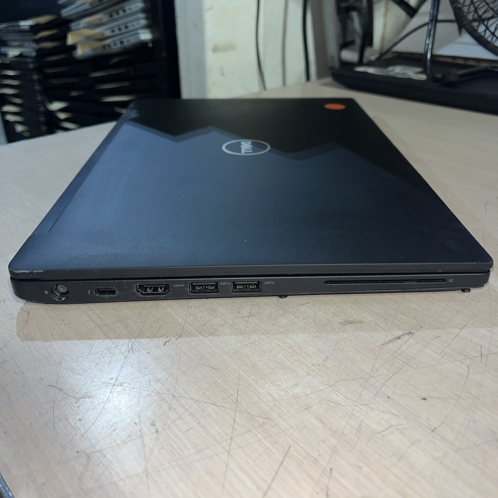 DELL LATITUDE 7480 INTEL CORE I7-7600U 8GB RAM NO HD .