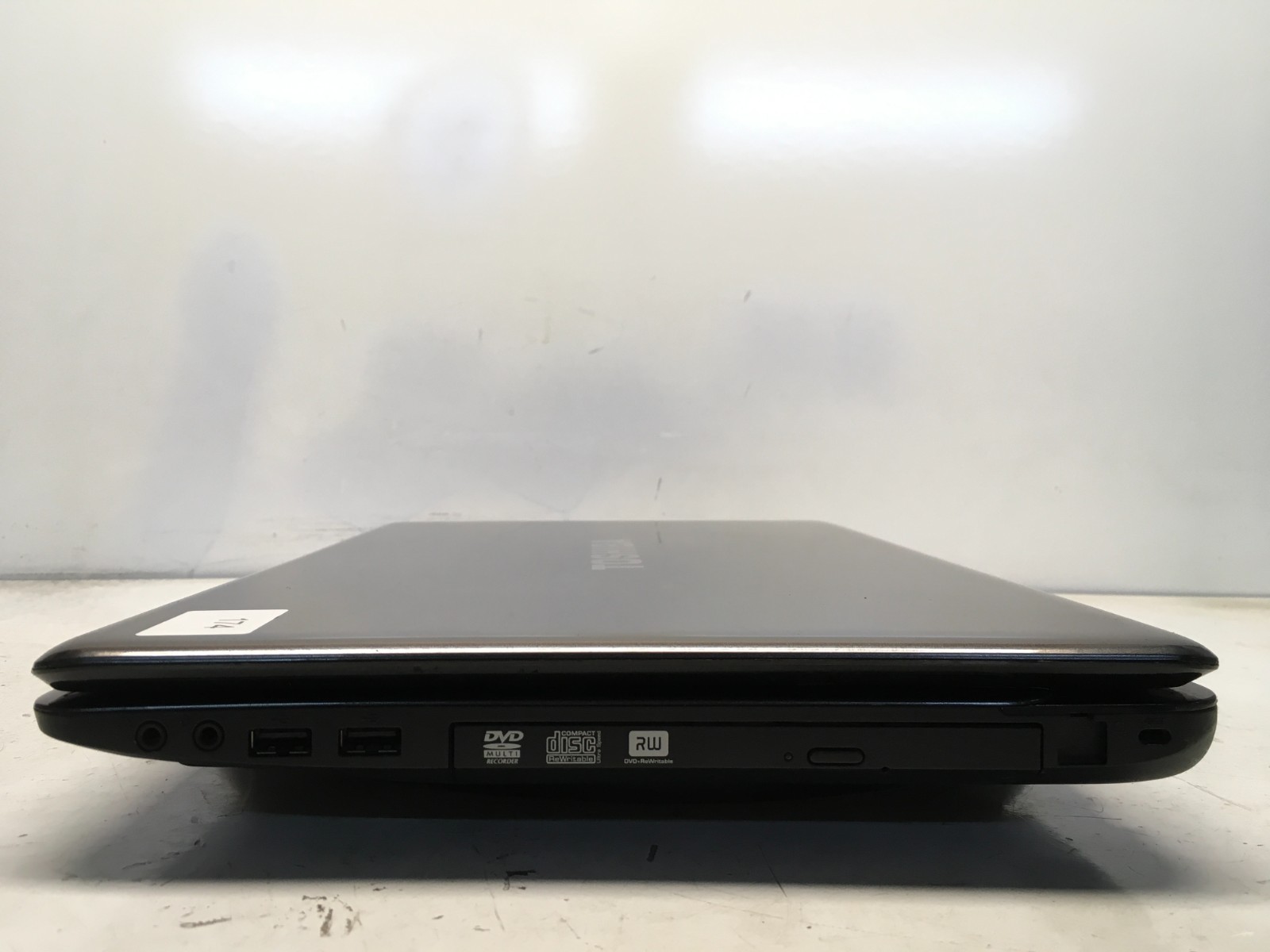 Toshiba Satellite L675D-S7052 AMD Phenom II X2 N640 2.9GHz No RAM NO HDD