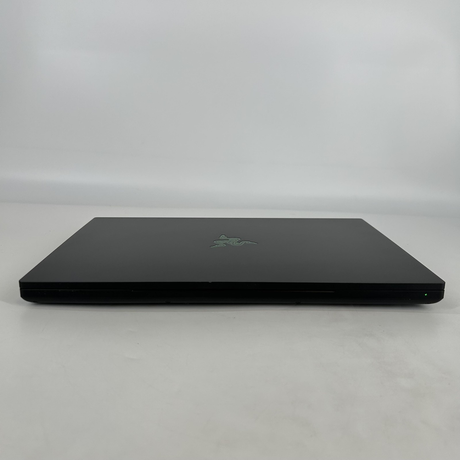 Razer Blade 16 240Hz FHD+ 2.2 GHz i9-13950HX 32GB 1TB/1TB NVIDIA RTX 4090 READ