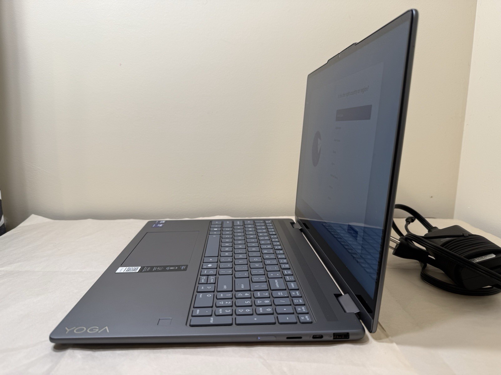 Lenovo Yoga Slim 7i 15.3 QHD+ TOUCH / Intel Core Ultra 7 256V / 16GB / 1TB SSD