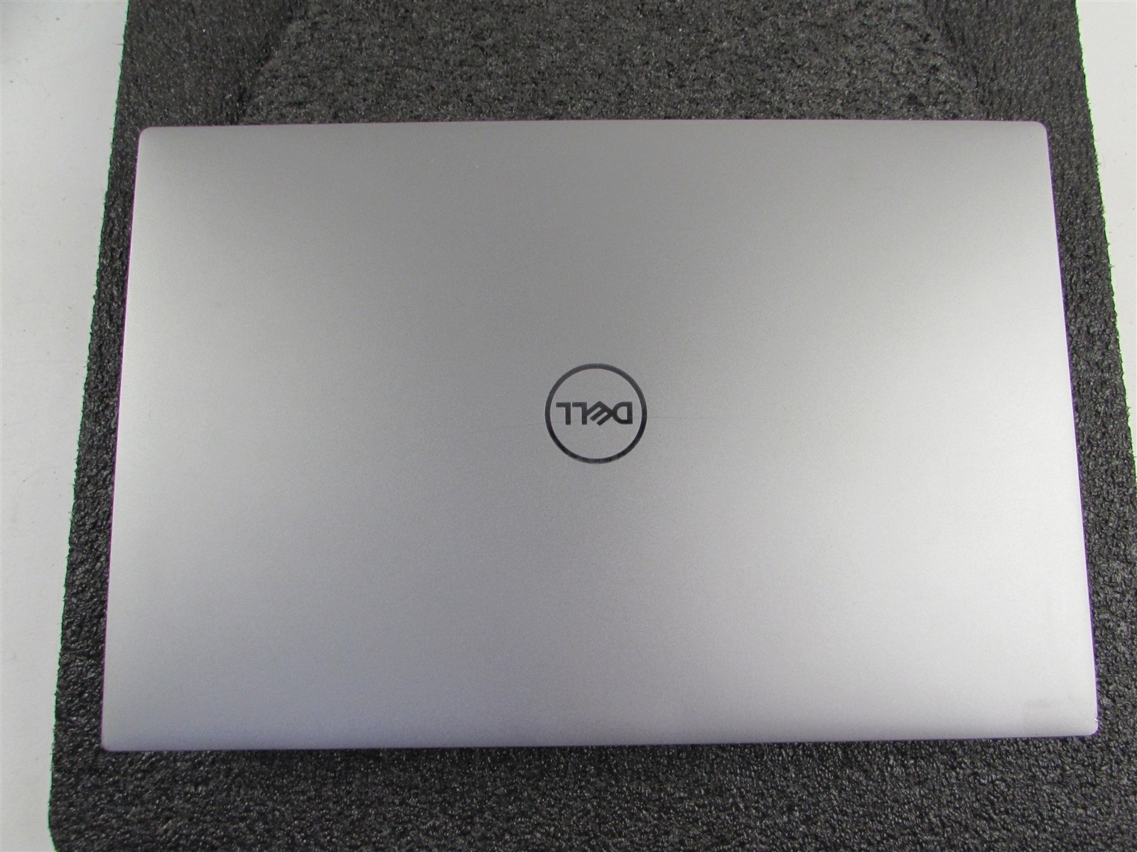 DELL PRECISION 5550 1920X1200 FHD CORE I7-10875H 512GB SSD 64GB RAM T2000 NO O.S