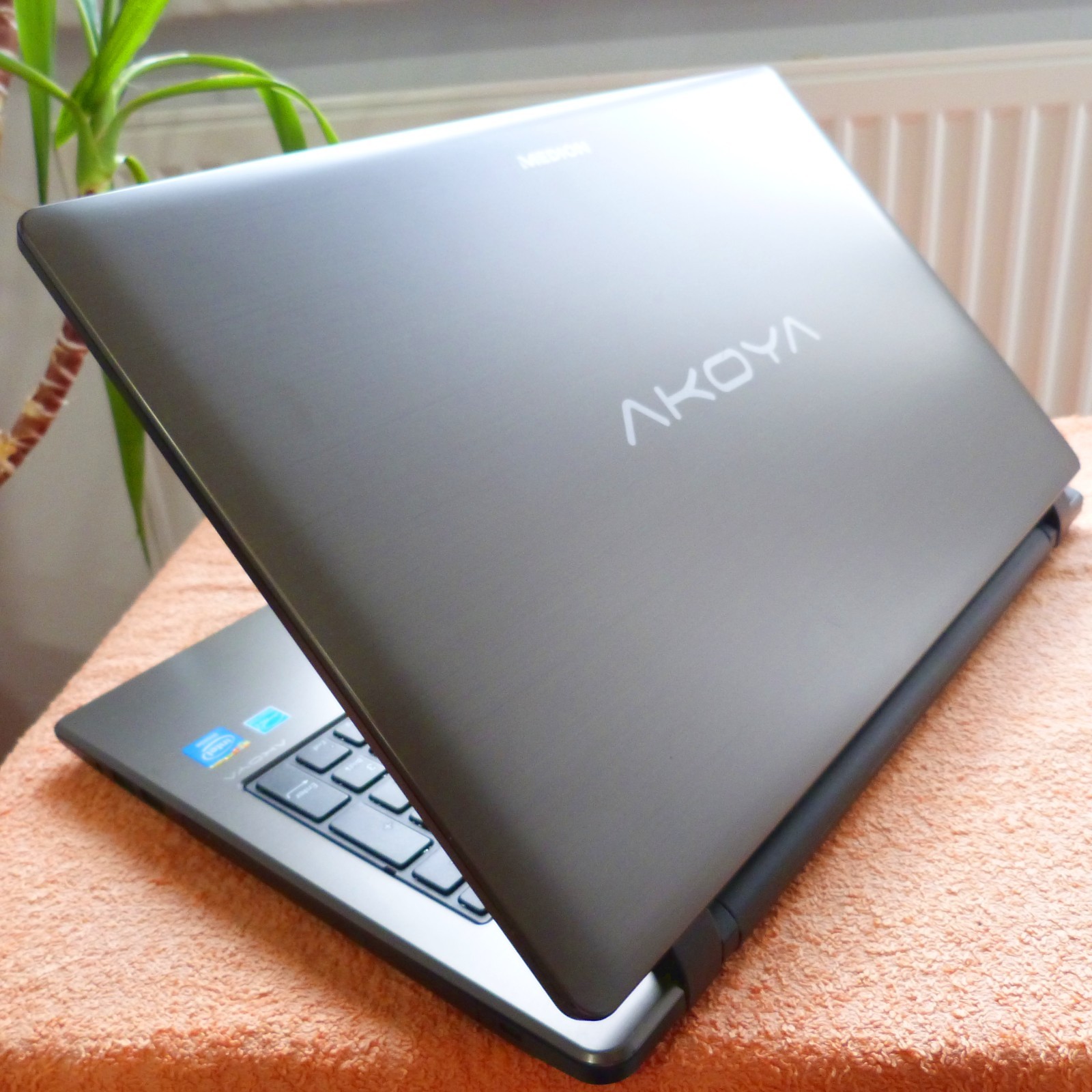 Medion E6240T 15″ TOUCH Widescreen l Windows 11 SSD I DOLBY SOUND I HDMI