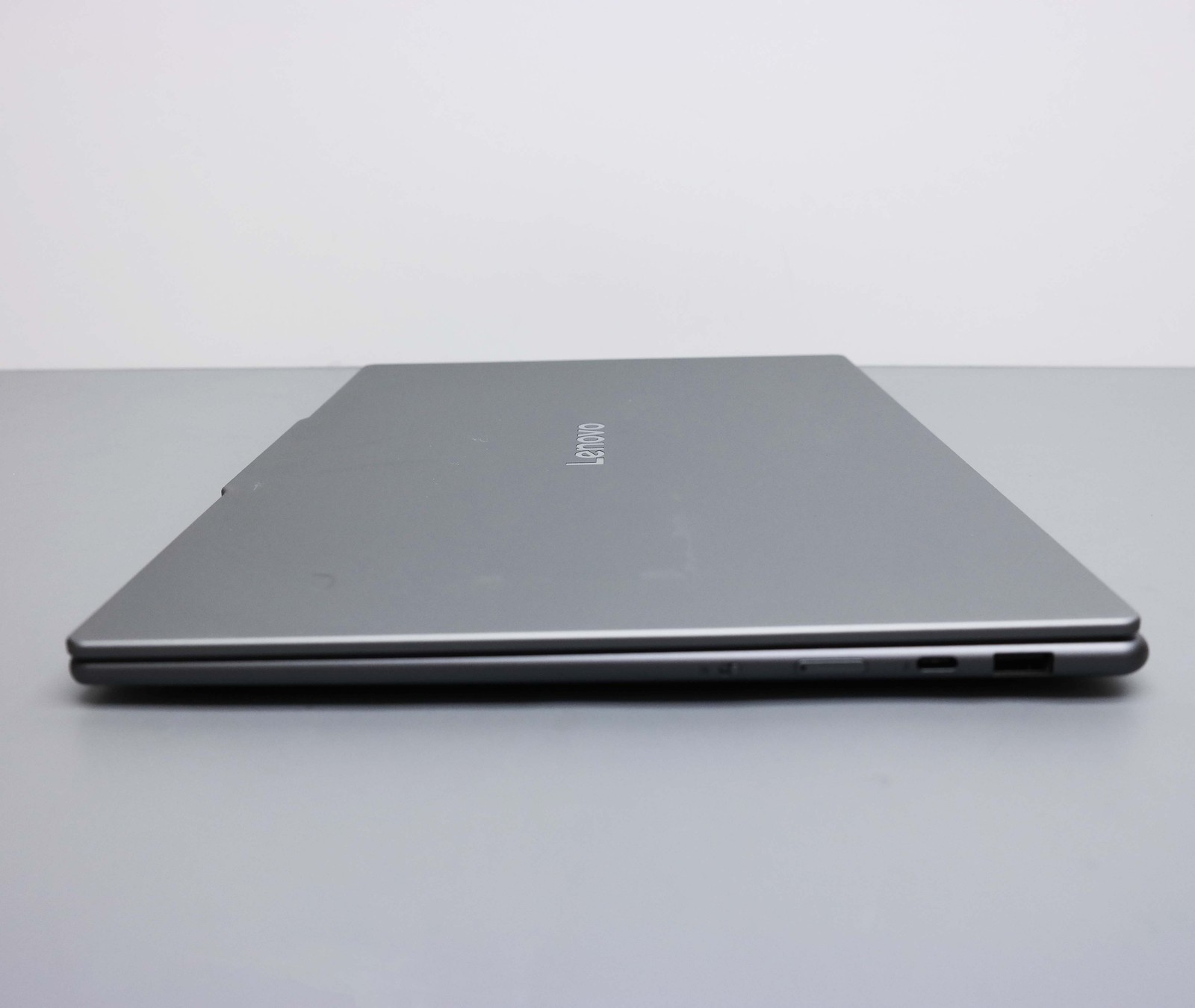 Lenovo Yoga Slim 7i Aura 15.3″ Core Ultra 7 256V 16GB 1TB SSD