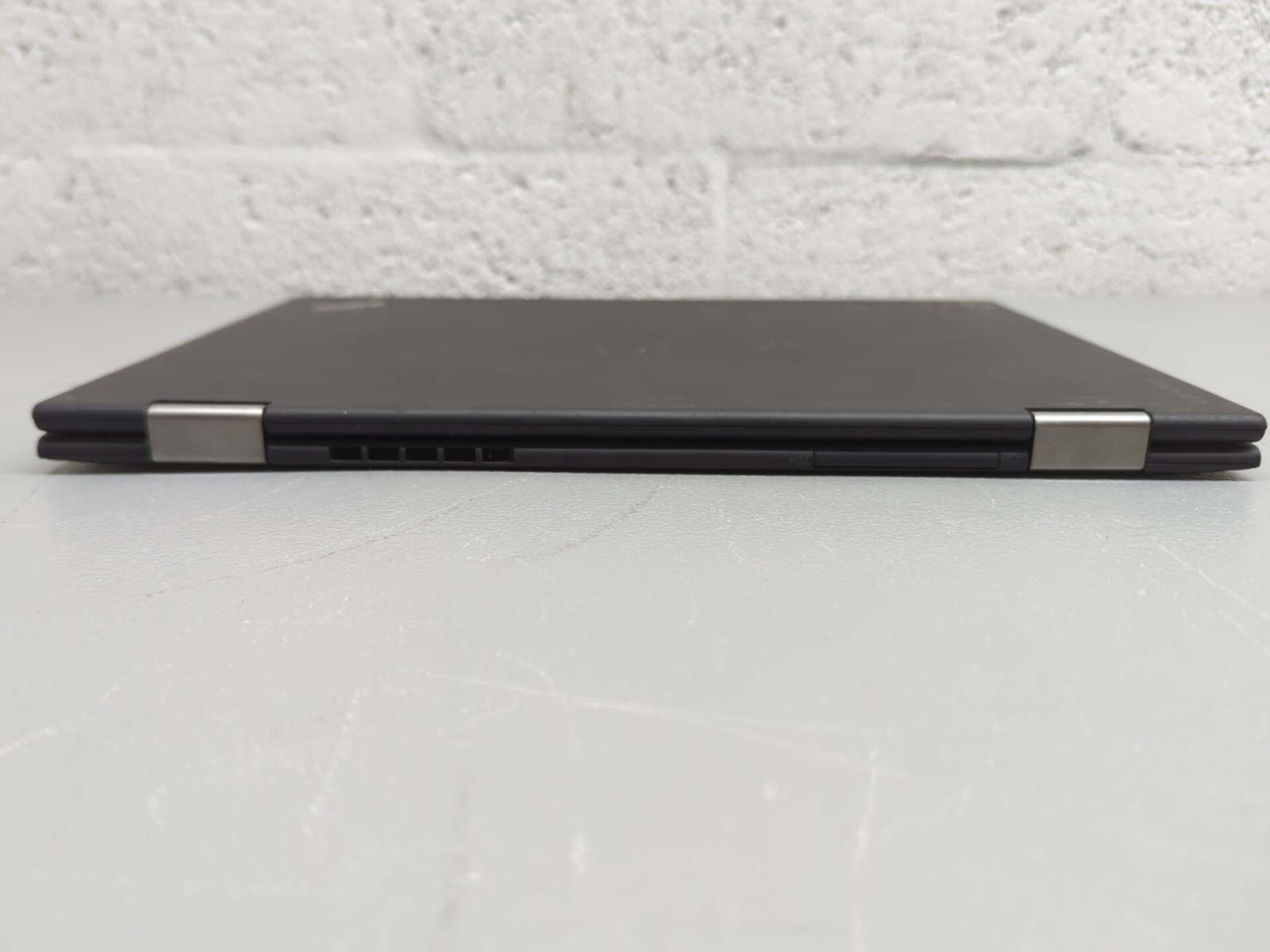 Lenovo X1 Yoga Gen 2 i7-7600U 8GB 256GB SSD Touch 2-in-1 w/ Stylus – Win 11 Pro