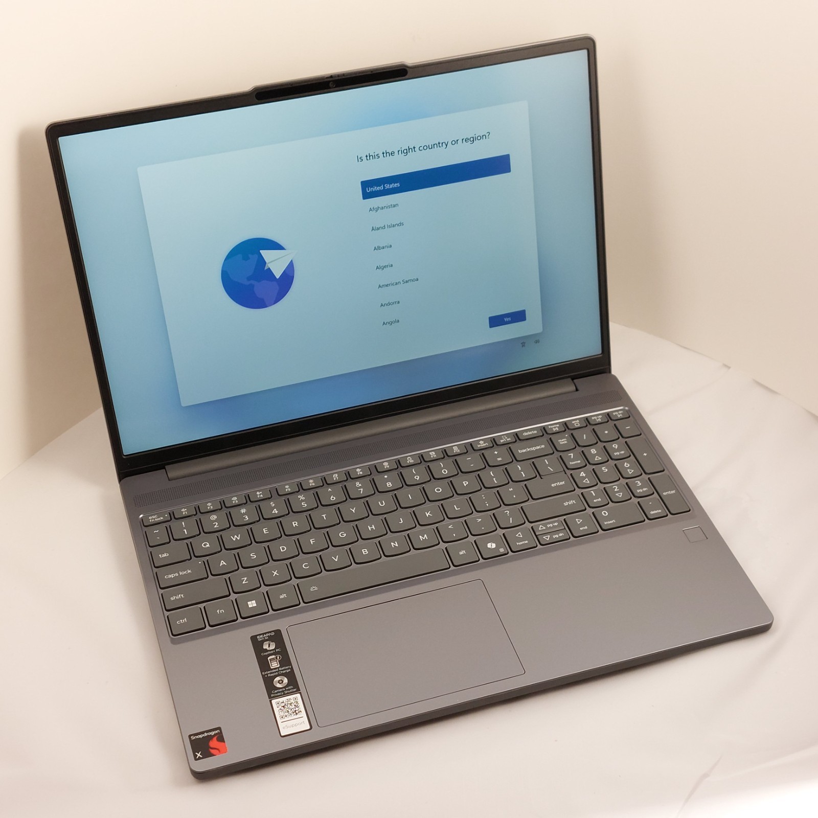 Lenovo IdeaPad Slim 3x 15.3″ Touch Snapdragon X 16GB 1TB SSD GRAY 83N30010US