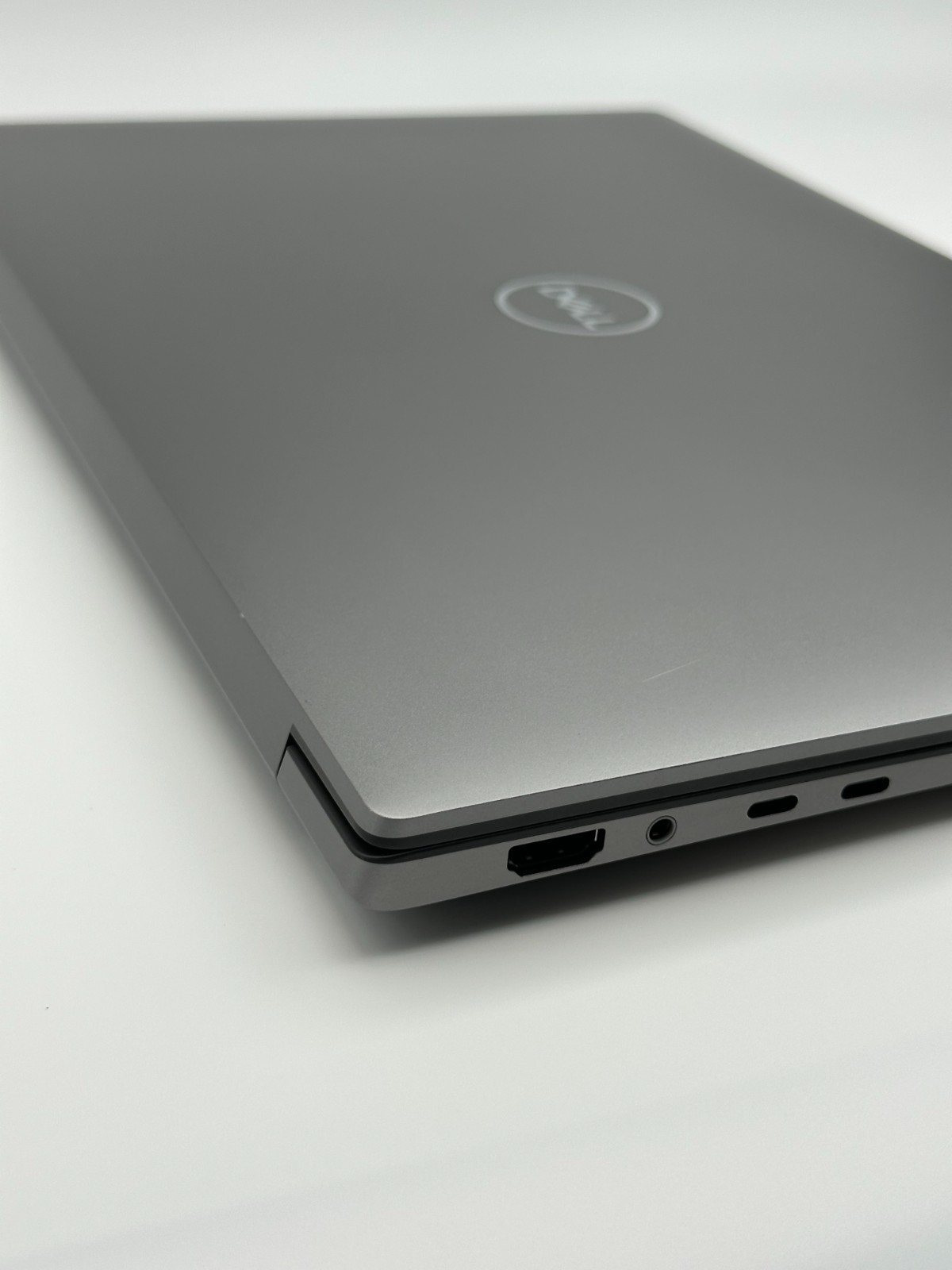Dell Precision 5690 16 FHD+ 3.8GHz Ultra 7 165H 32GB 1TB SSD RTX 2000 Ada