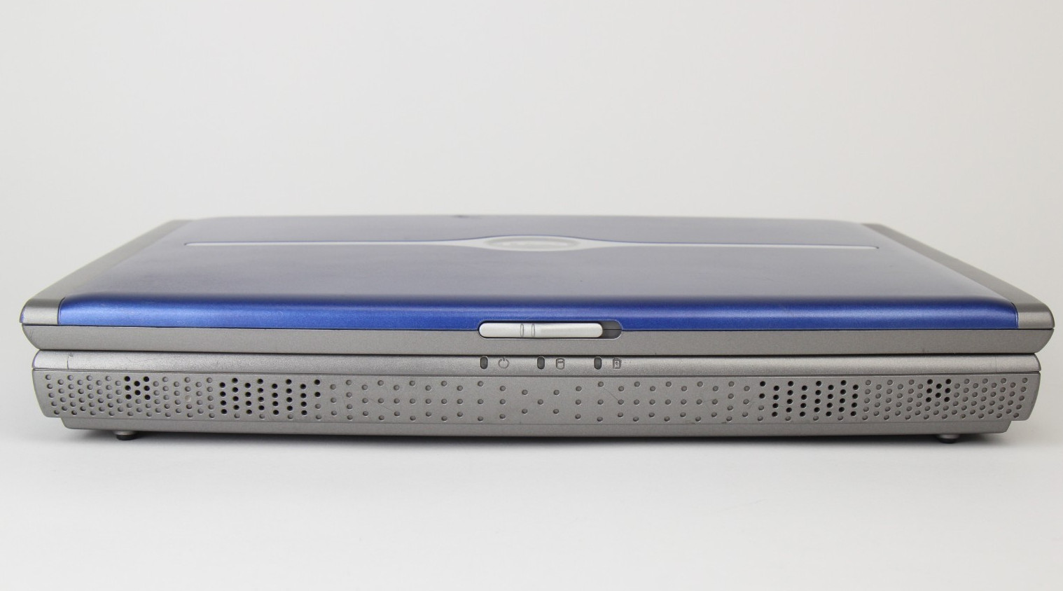 Dell Inspiron 5100 Retro Gaming WinXP Laptop – 2.66GHz P4, 384MB RAM, ATI 7500