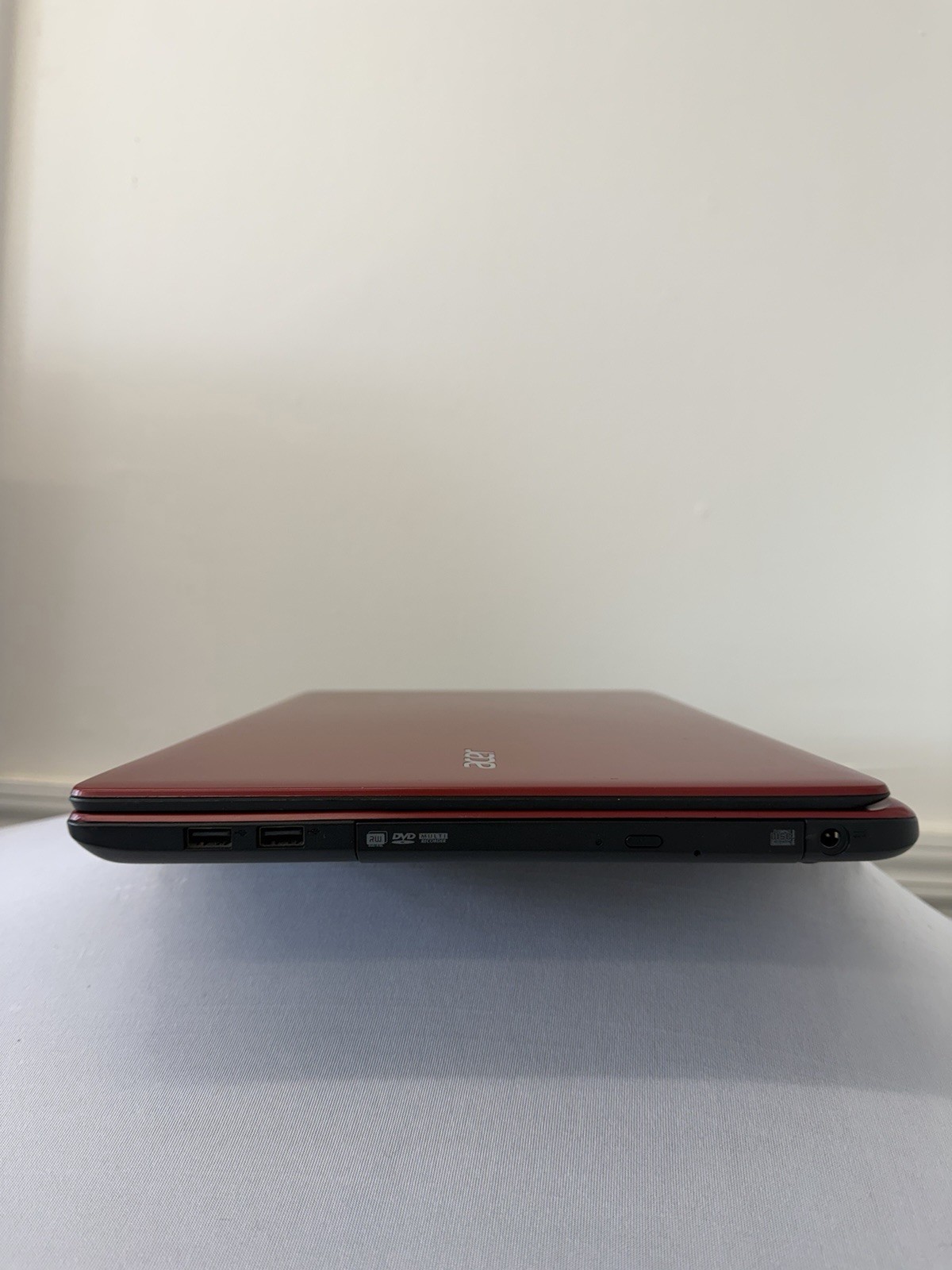 Acer E 571-Z5WAH Laptop – Good Screen – Intel i3-4030U – Read Des