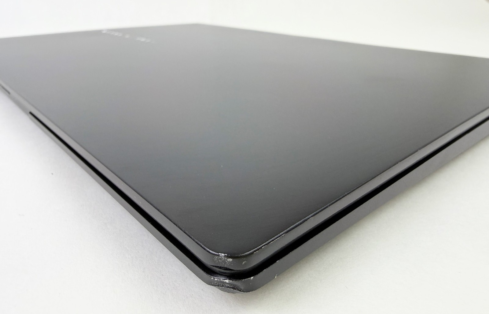 Asus VivoBook S14 M5406WA-IB96 14″ 2880×1800 Ryzen AI9 365 32GB RAM 1TB W11 Dent