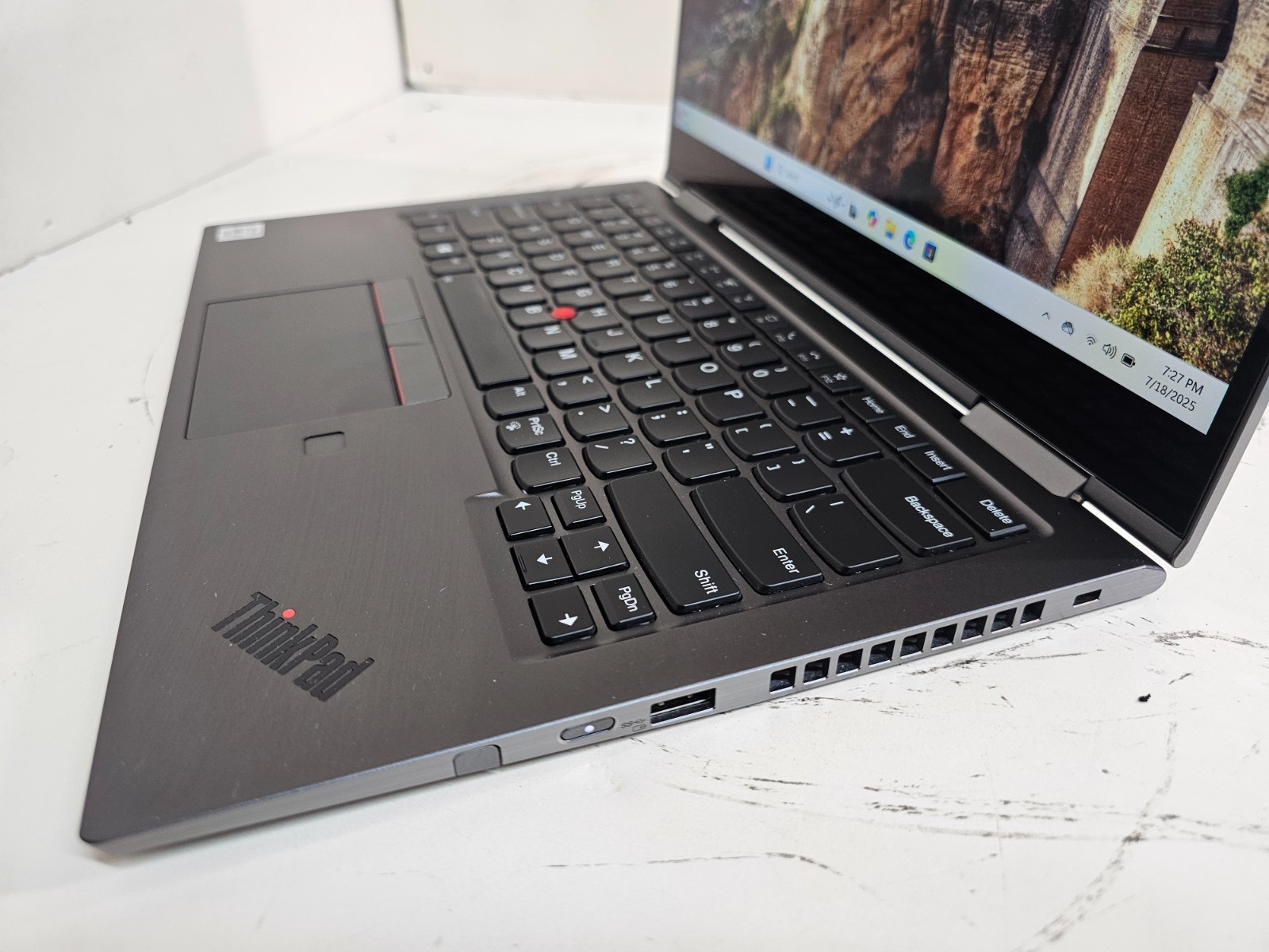 Lenovo ThinkPad X1 Yoga Gen 5 Laptop – i7-10610U 16GB 512GB -Touch-2560 x 1440