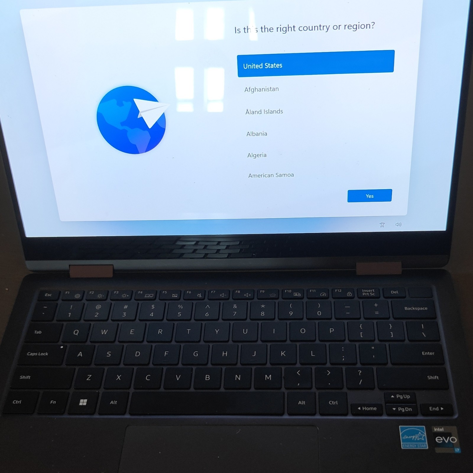 Samsung Galaxy Book2 360 13.3″ FHD Touch i7-1255U 16GB RAM 512GB SSD