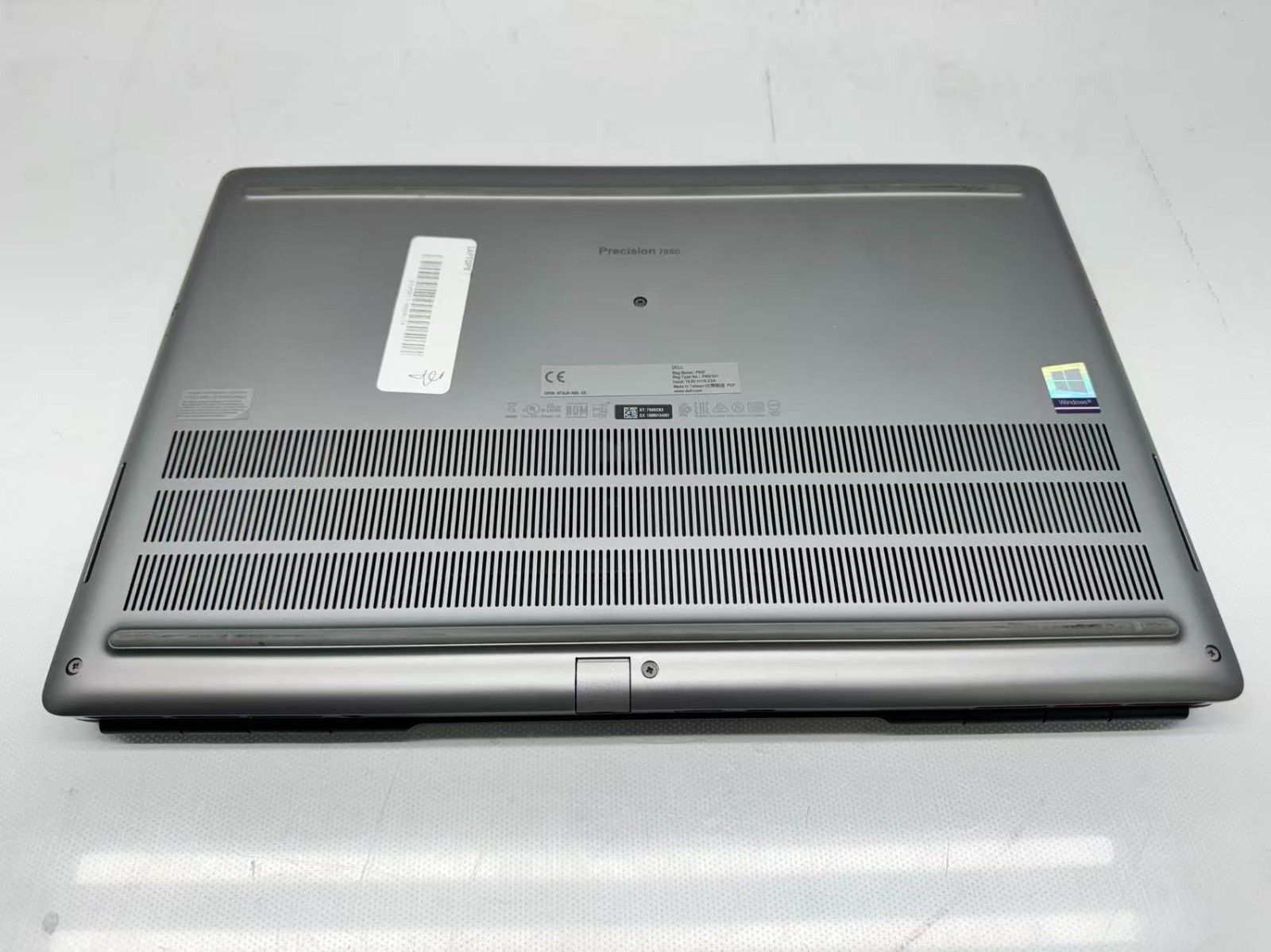 Dell Precision 7550 Intel i5-10400H@2.6Ghz 32GB RAM 1TB T1000 Win 11 *Read*