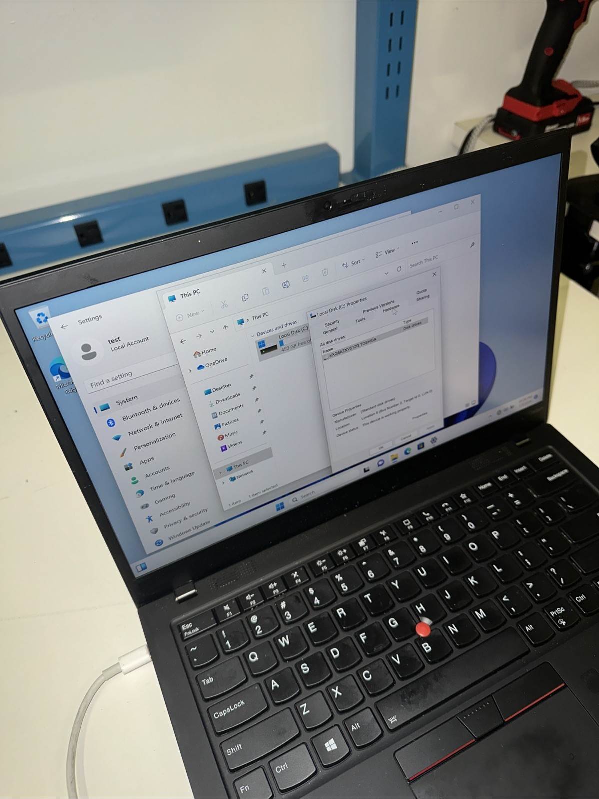 Lenovo ThinkPad X1 Carbon 8th Gen 14″ i7-10610U, 16GB RAM, 512GB SSD, Win 11 Pro