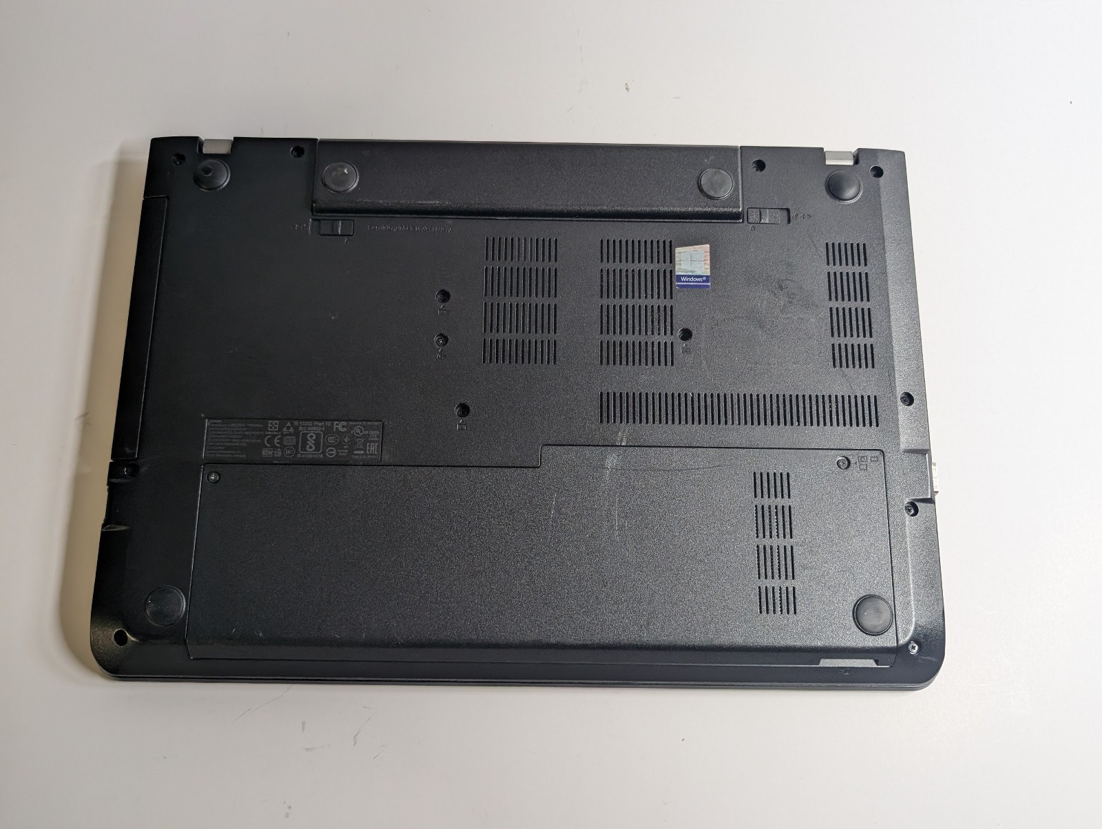 Lenovo ThinkPad E570 i5-7200U 16GB RAM 512GB m.2 SSD T570 Windows 10 Pro