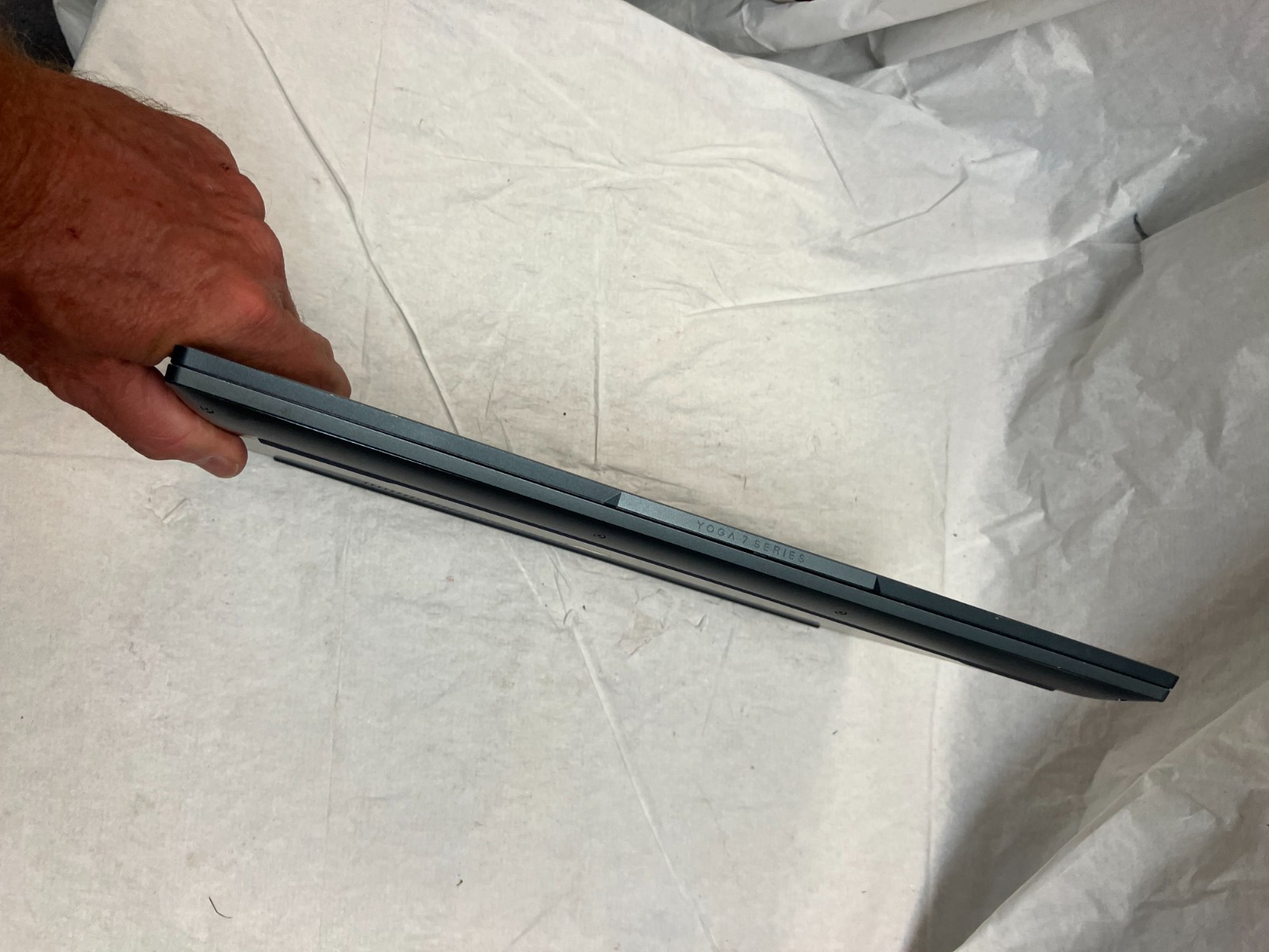 Lenovo Yoga 7-15ITL5 15.6″ i5 11th gen, NO mem, No HD, FOR PARTS.