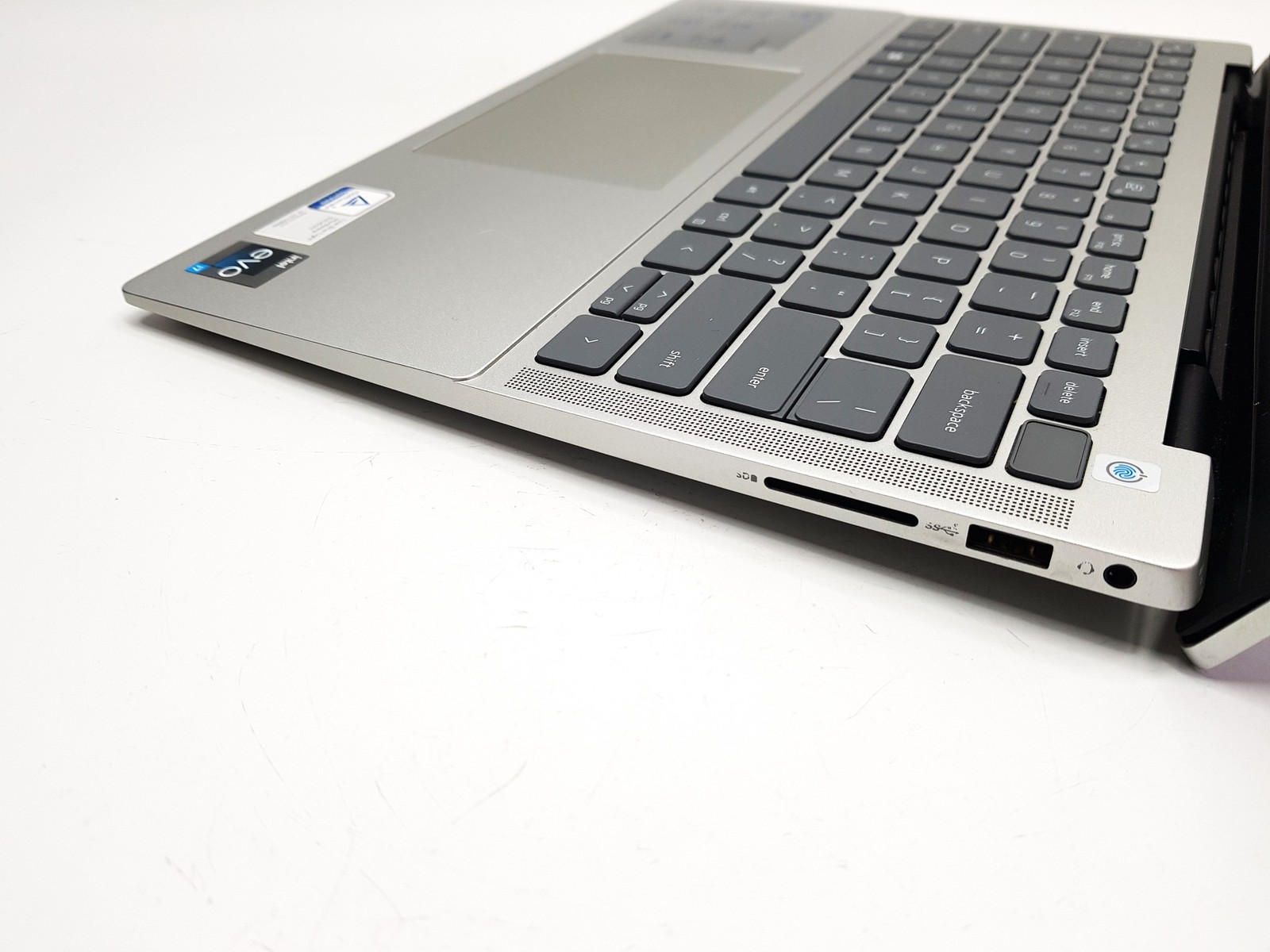 Dell Inspiron 5430 14″ FHD i7-1360P 2.20GHz 16GB RAM 1TB SSD Windows 11 Home