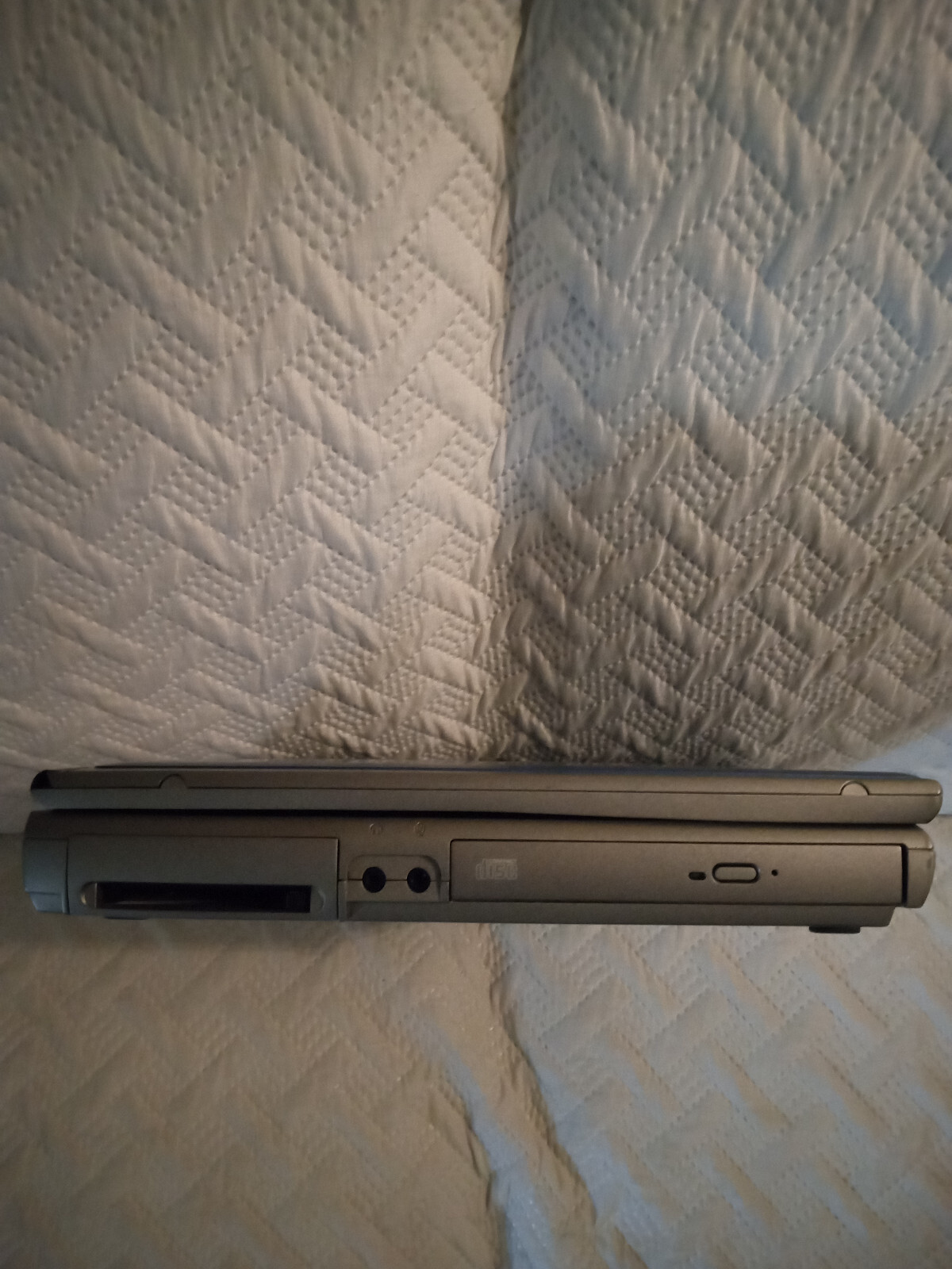 Vintage Dell Inspiron 1100 Laptop 2.40GHz 40GB HD Windows XP Pro. Nice!