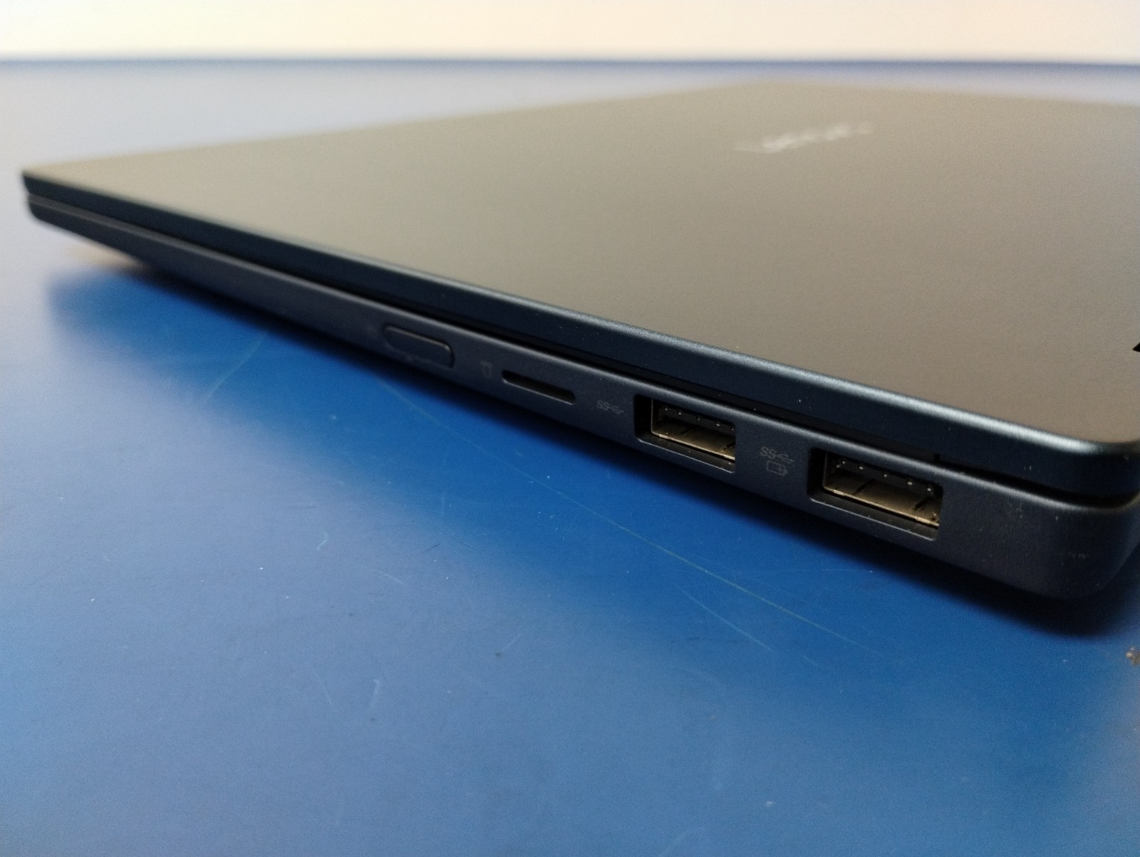 Lenovo IdeaPad 5 2-in-1 14AKP10, AMD Ryzen AI 7 350, 16 GB RAM, 1 TB NVMe SSD