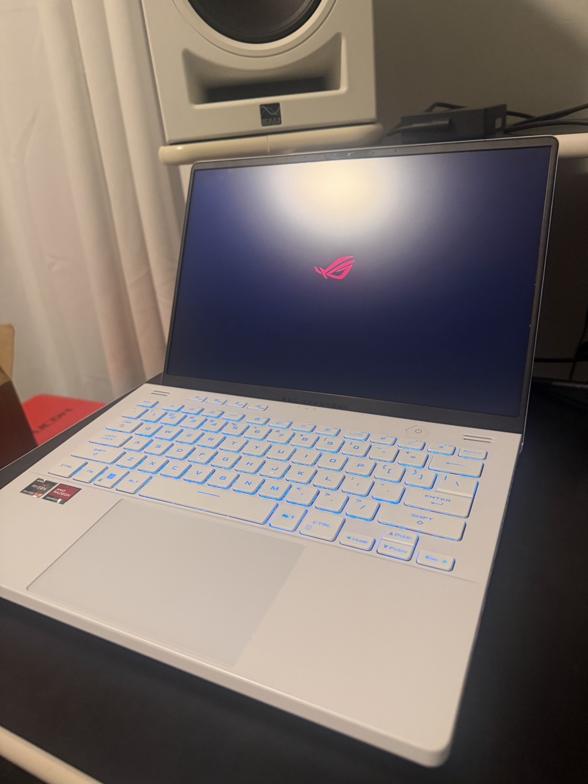 ASUS ROG Zephyrus G14 Laptop 14-inch Ryzen 9 6900HS, RX 6700S