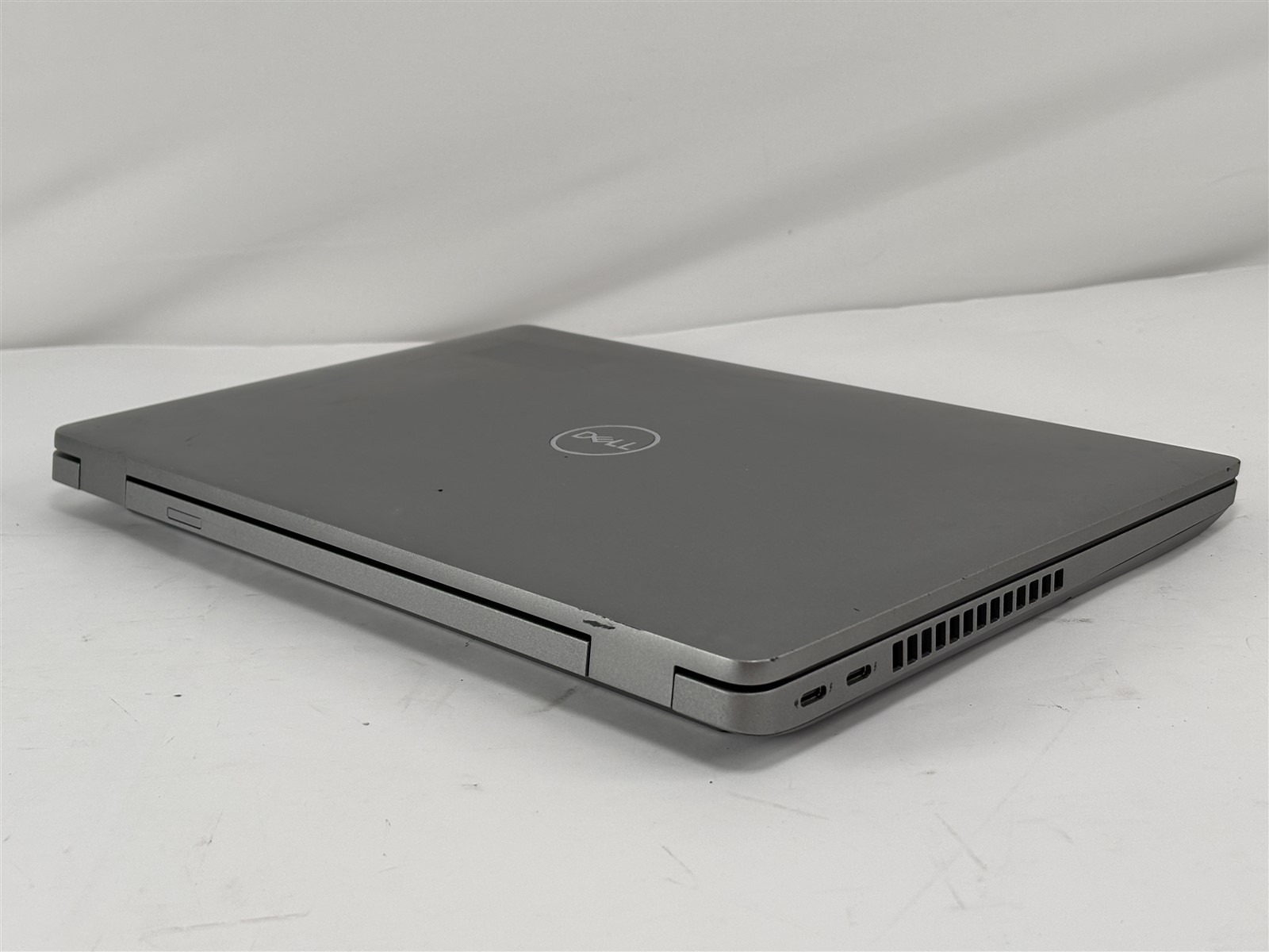 Dell Latitude 5431 14″ FHD i7-1270P 256GB SSD 16GB RAM Lightweight Laptop