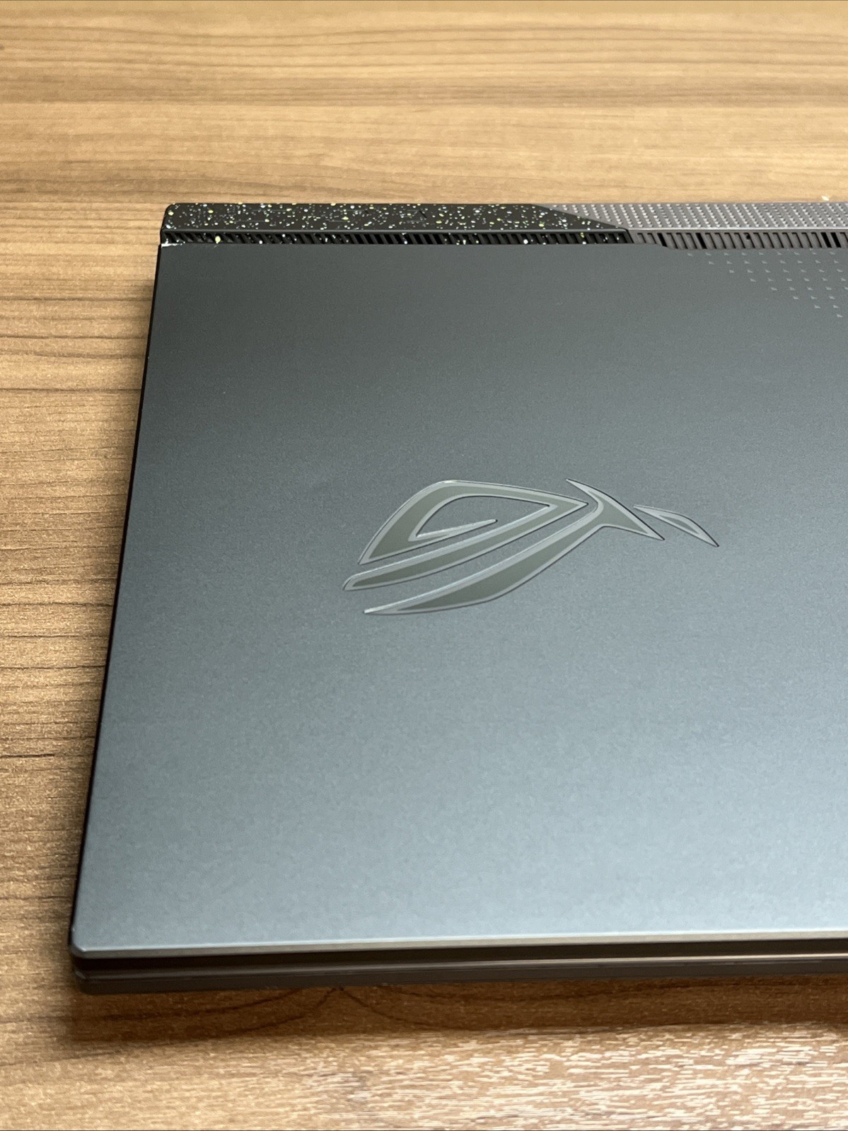 ASUS G713PV-WS94 ROG Strix G17 Ryzen 9 7845HX 512GB 16GB NVIDIA RTX 4060 (8GB)