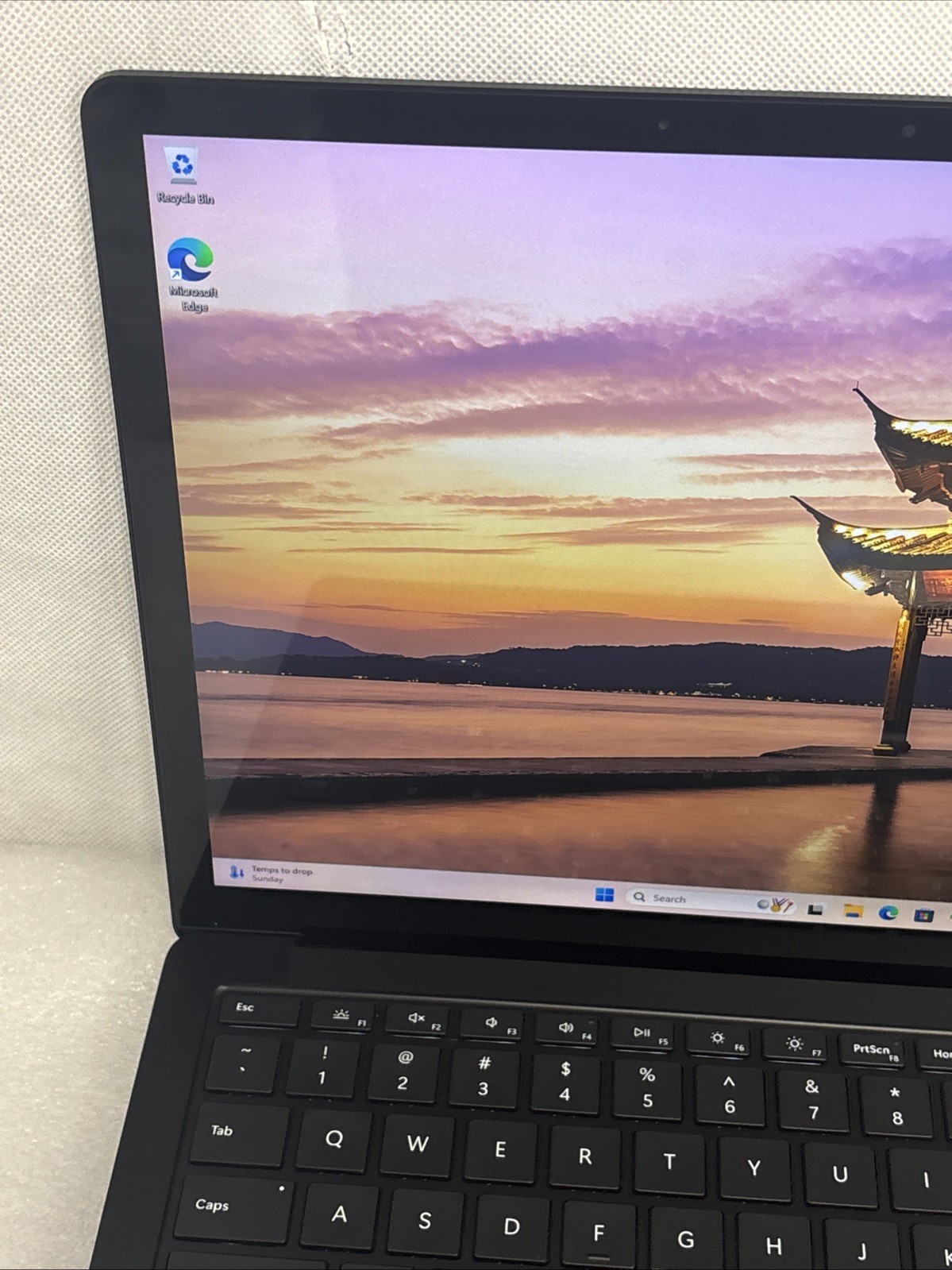 Microsoft Surface Laptop 5 13.5″ (Intel i5-12th Gen, 16GB RAM, 256GB) – Black