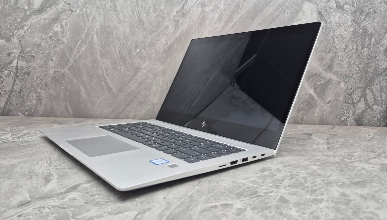 HP EliteBook 1040 G4 14” Touch – i7-7600 16GB RAM 512GB SSD HDMI USB C W11 Pro