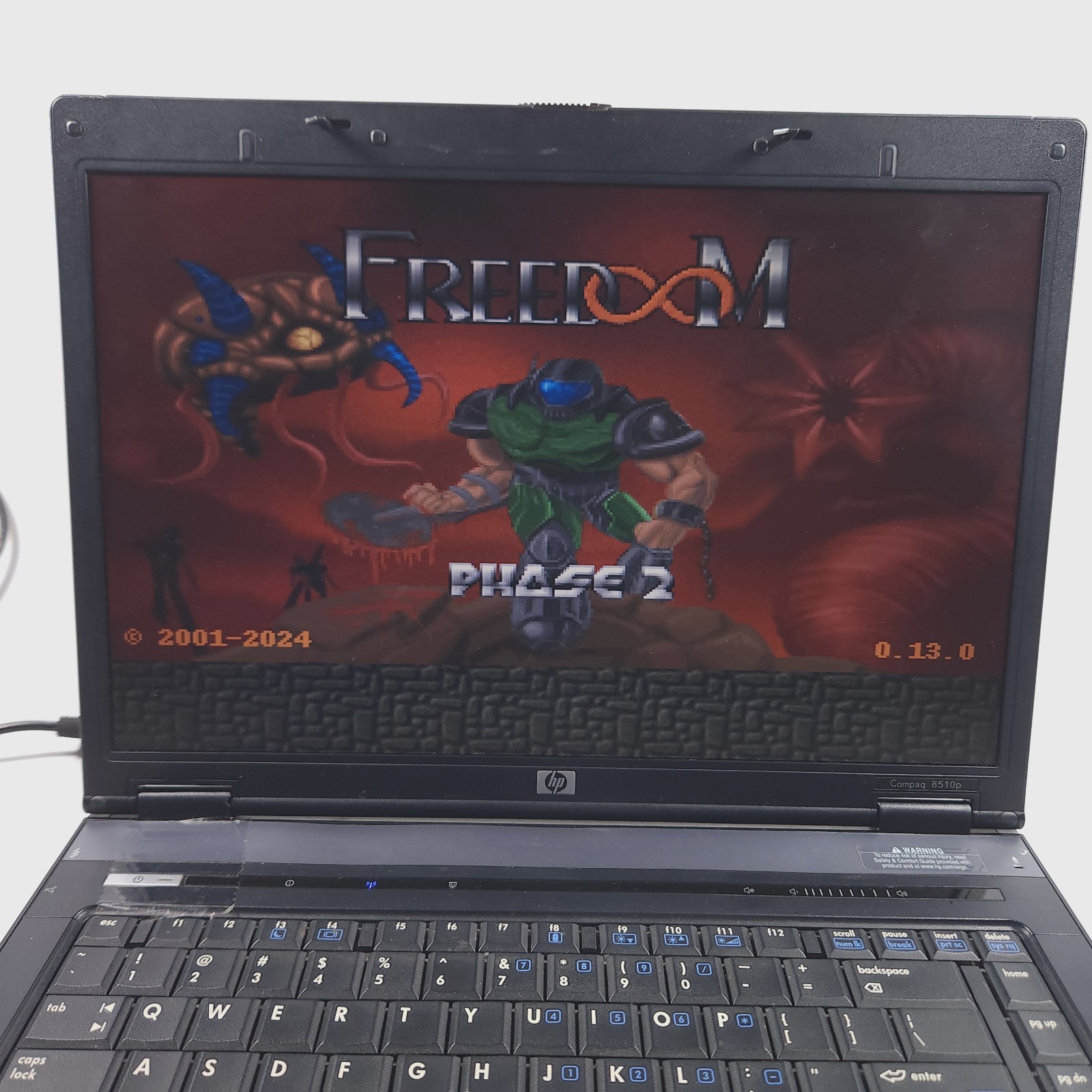 Retro Gaming Laptop HP Compaq 8510P Intel 2.4GHz 4gb RAM 150gb HD Windows XP Pro