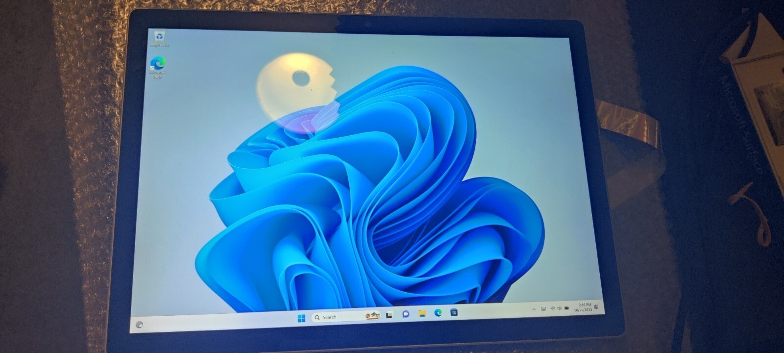 Microsoft Surface Book 2 i7-8650U 256GB SSD 8GB RAM 13.5″ Tablet ONLY E