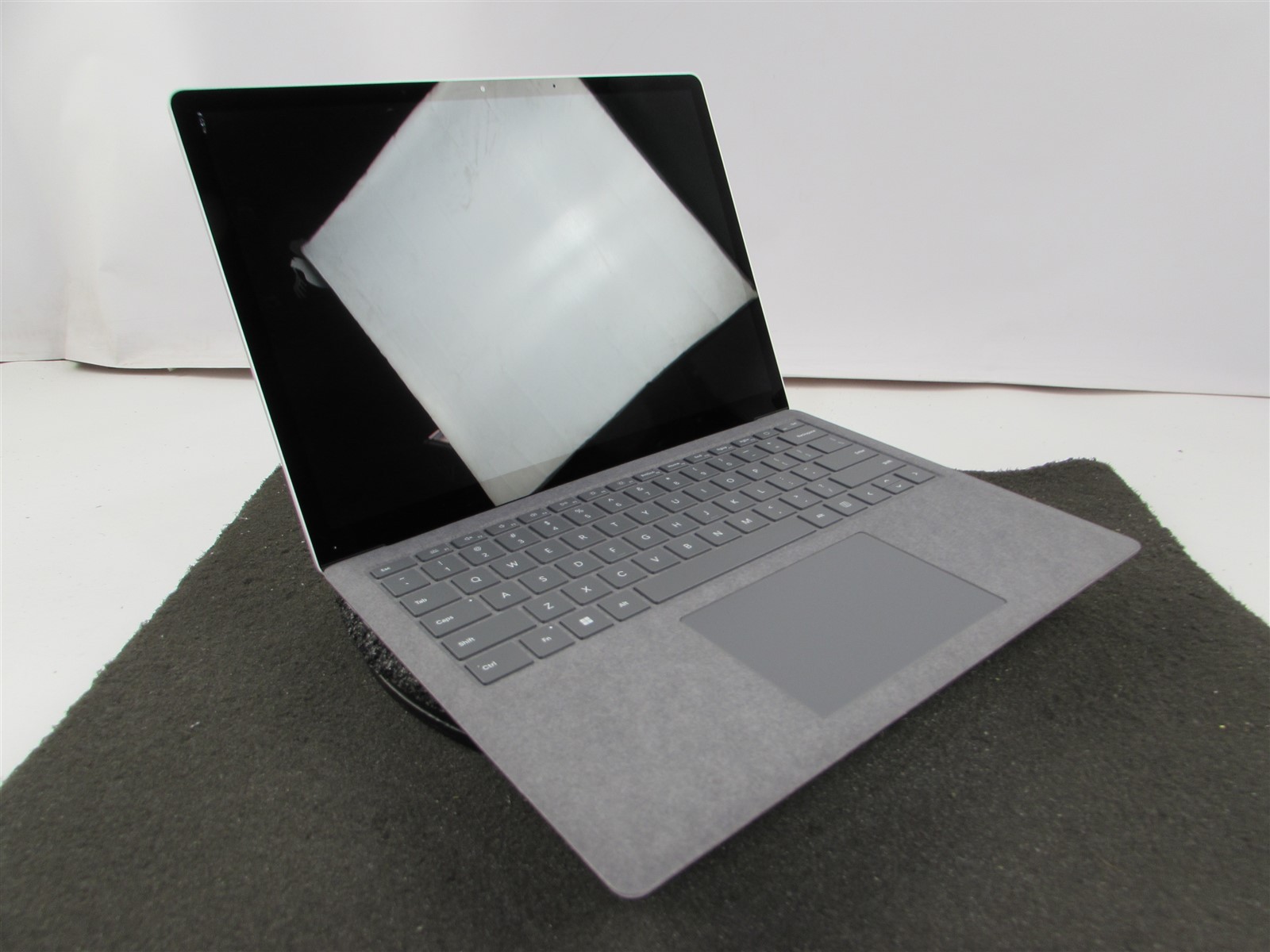 MICROSOFT SURFACE LAPTOP 5 1950 CORE I7-1265U 512GB SSD 16GB RAM NO O.S