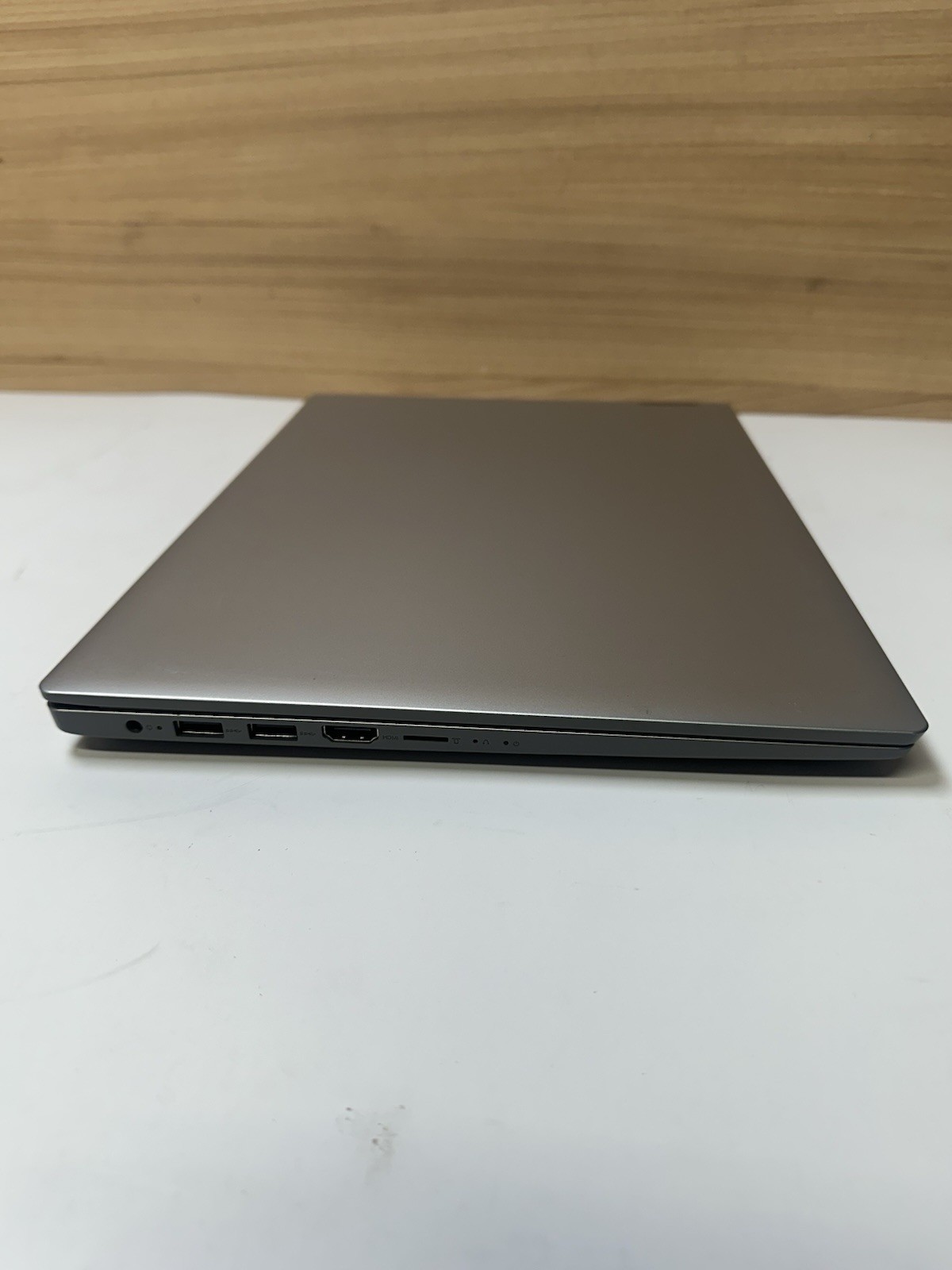 Lenovo IdeaPad Slim 1-14AST-05 14″ A6-9220e RADEON R4 4GB RAM 64GB SSD(UNTESTED)