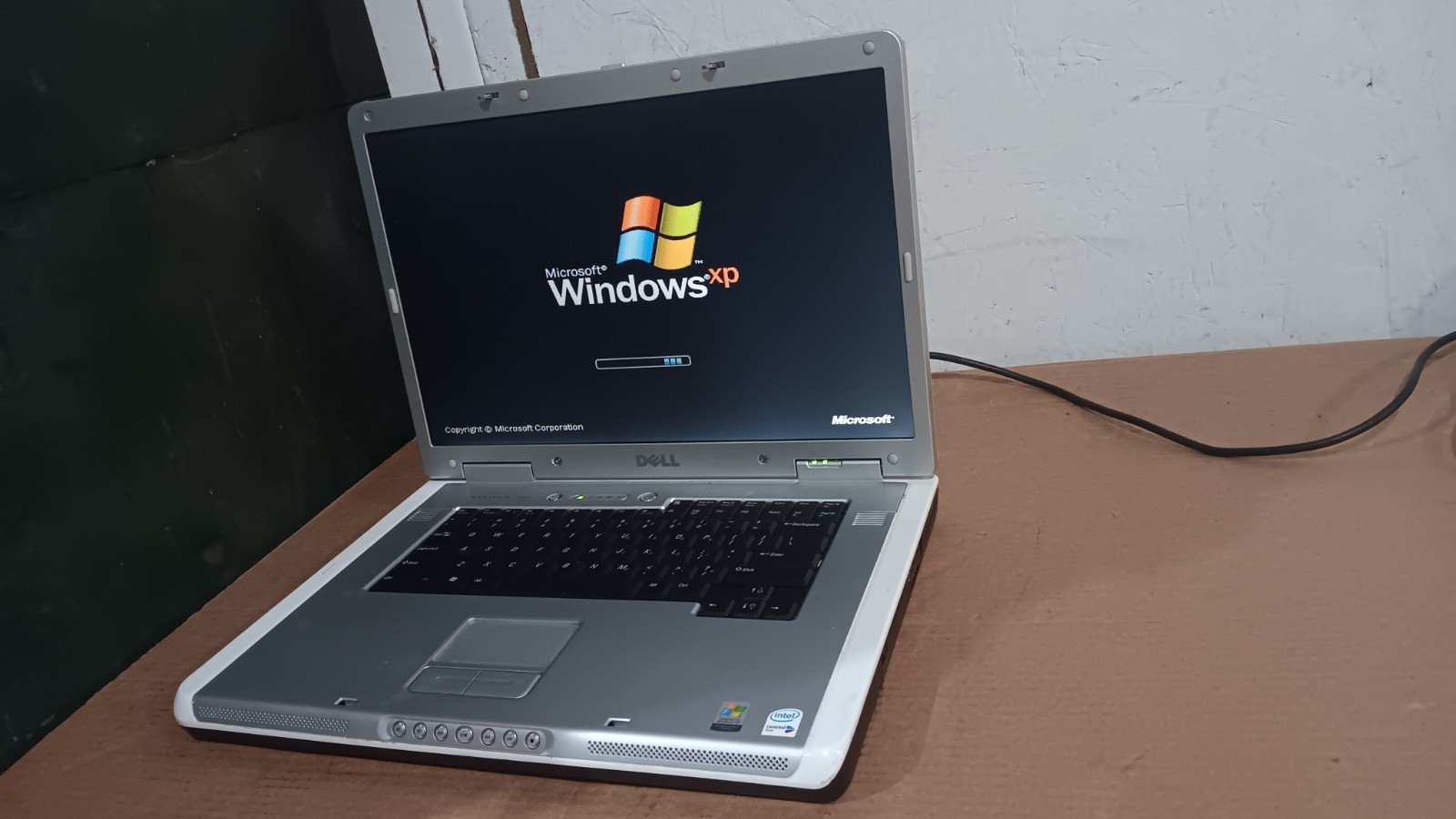 17″ Dell inspiron 9400 Gaming Windows XP Laptop Intel Core Duo 250 GB HD 17″ LCD