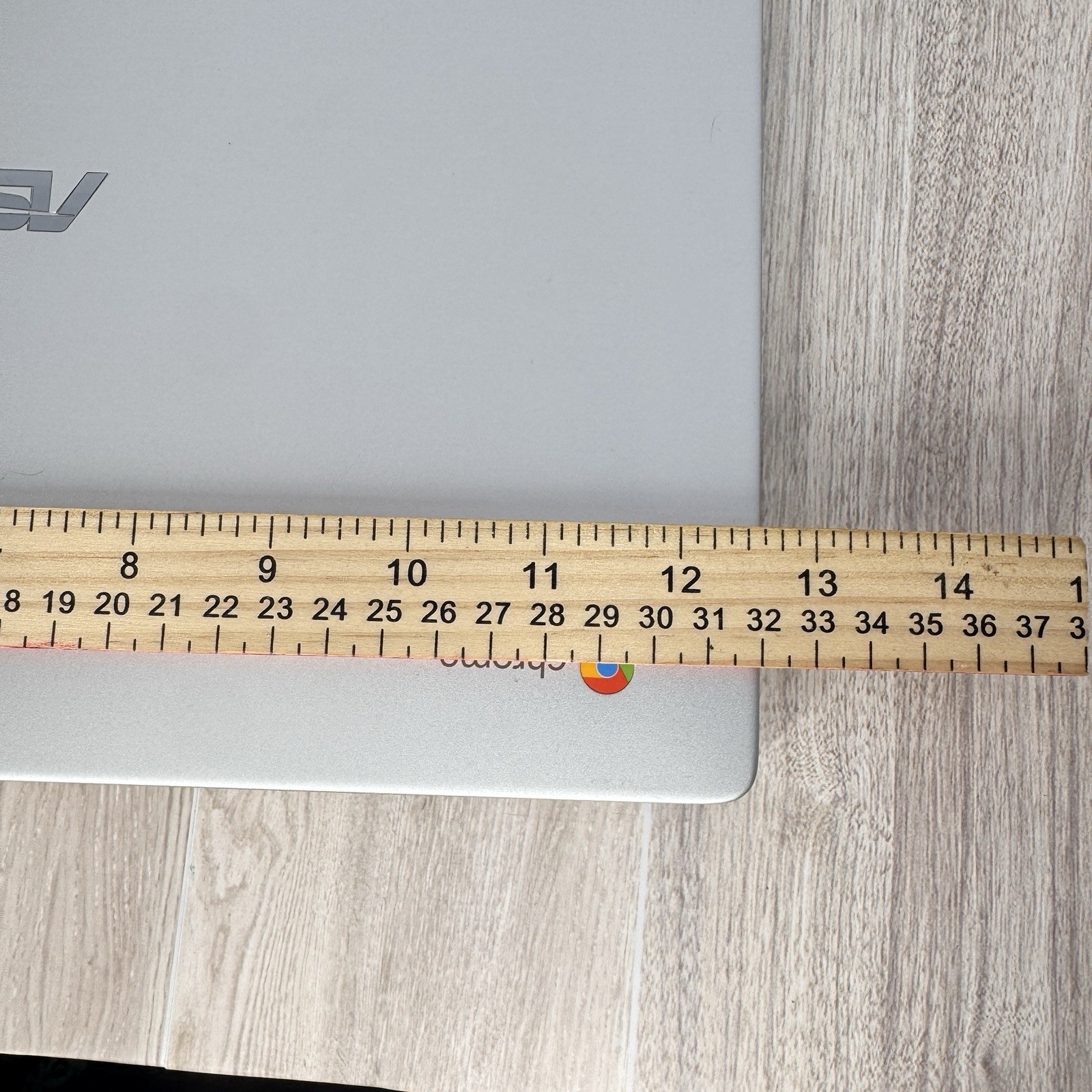 ASUS Chromebook C423NA 14 Laptop Silver 4GB RAM 32GB SSD WiFi Ready
