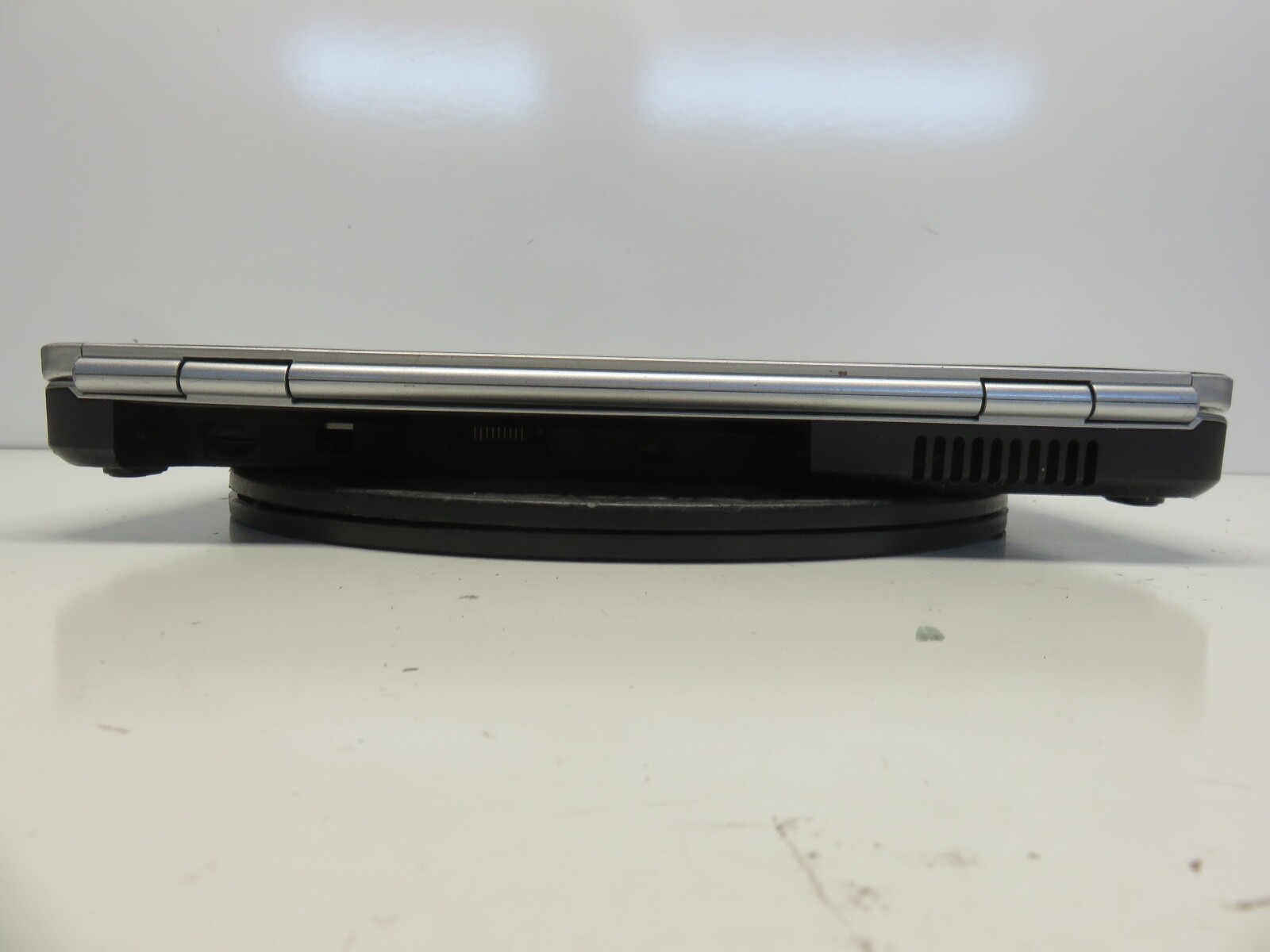 Dell Inspiron 1525 Intel Core 2 Duo 06FD 1.66GHz 2 GB NO HDD No Batt