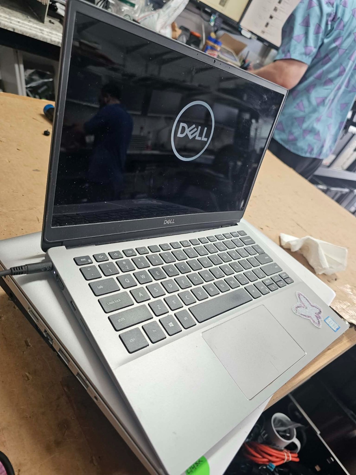 Dell Latitude 3301 P114G 1.60GHz Intel i5-8265U 8GB RAM NO DRIVE Bad Hinges Spec