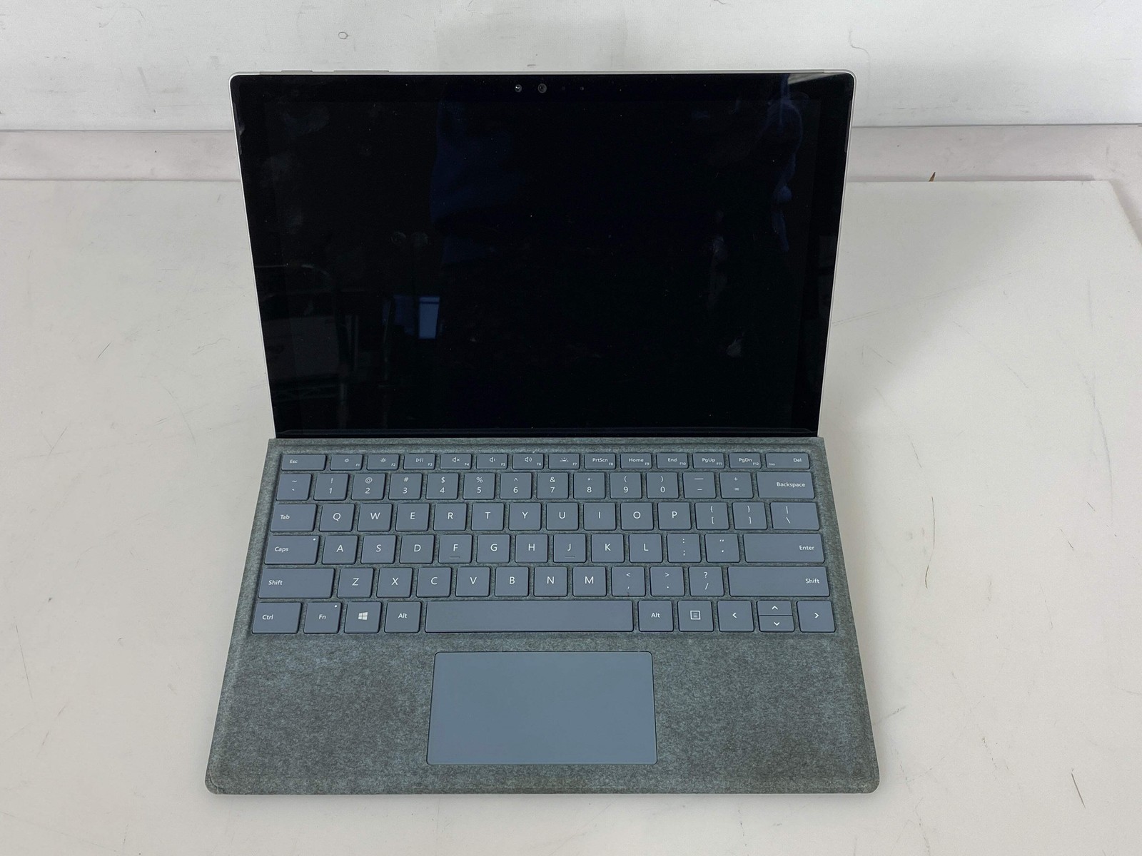 Microsoft Surface Pro 5 1.0 GHz M3-7Y30 128GB 4GB Windows 11 Pro – Alcantara