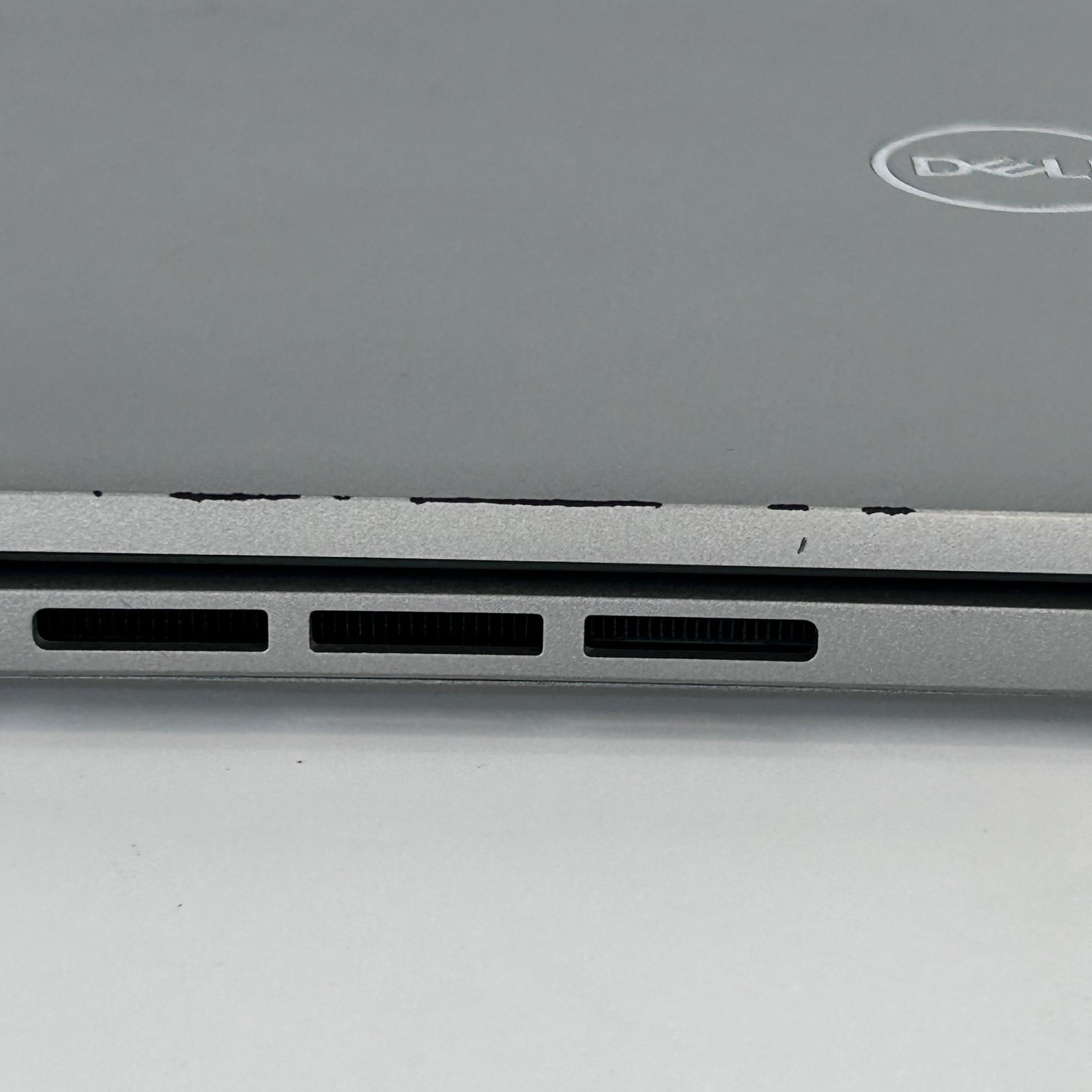 Dell Latitude 5440 14 Gray FHD 1.8 GHz i7-1365U 16GB 512GB SSD Good – WORN KEY