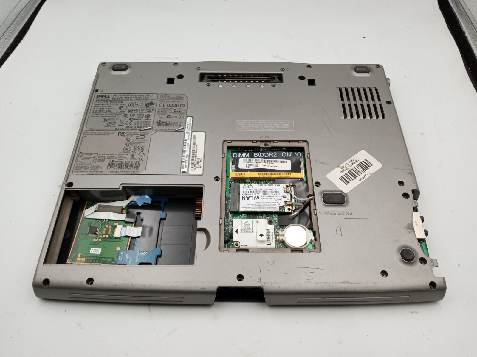 Dell Latitude D520 14″ Laptop Intel Core 2 Duo – MISSING MANY PARTS – READ -RR