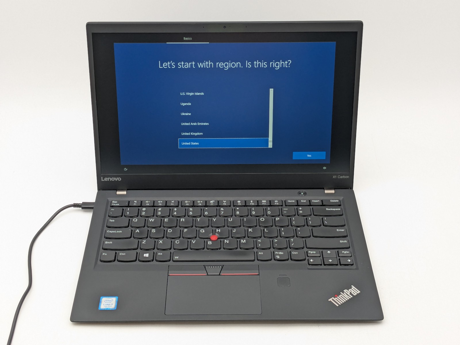Lenovo ThinkPad X1 Carbon 5th Gen 14″ FHD I7-7500U 256GB SSD 16GB W10P *READ*