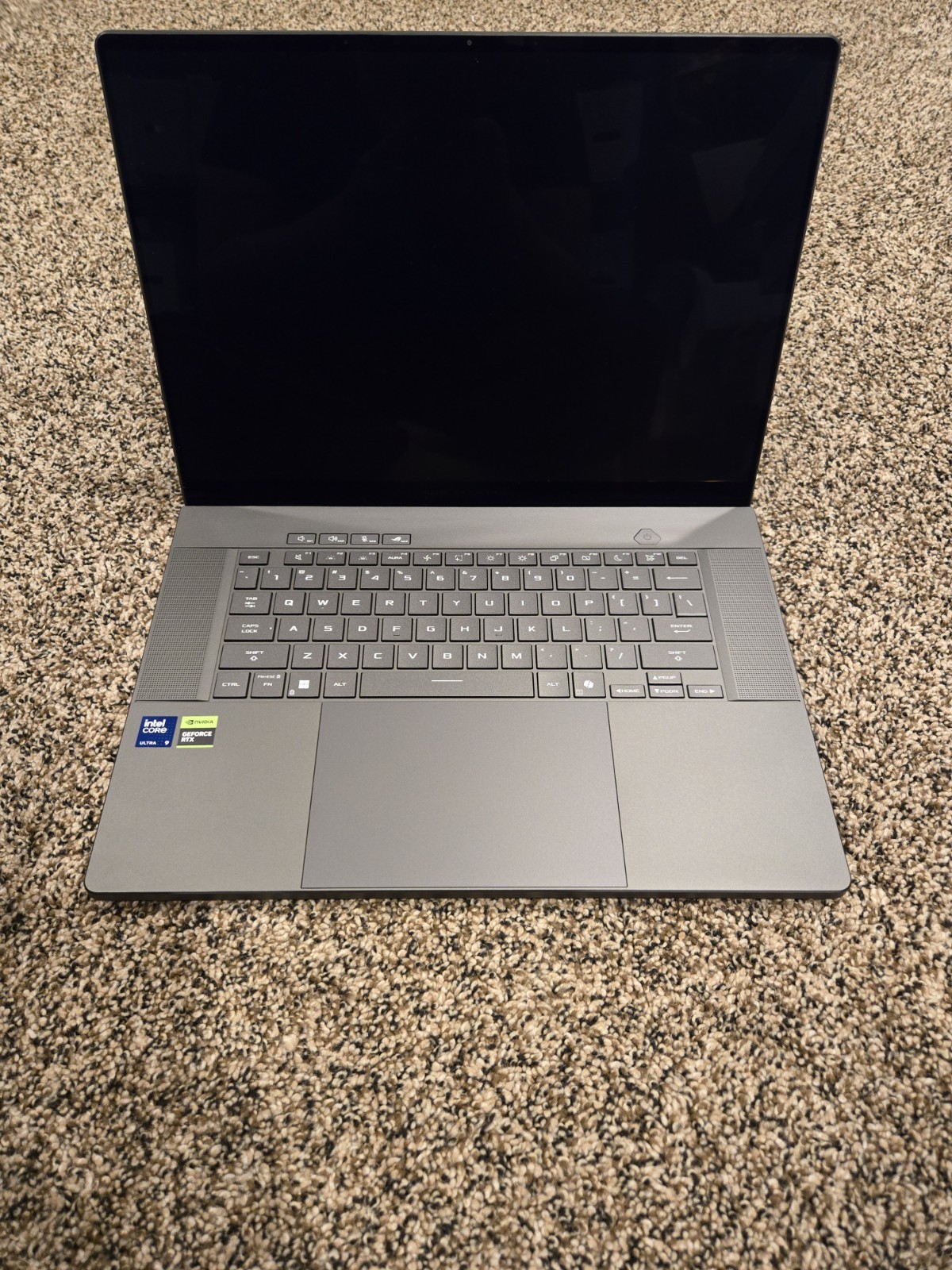 Asus ROG Zephyrus G16 GU605 16 240Hz QHD+ Ultra 9 285H 32GB 1TB RTX 5070 Ti