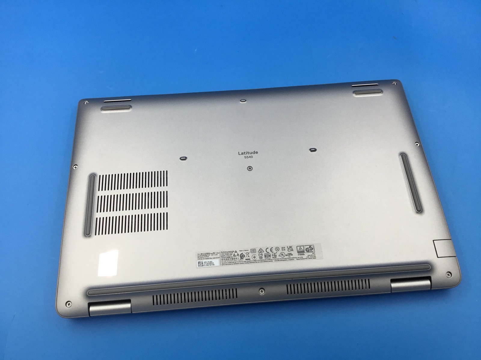 Dell Latitude 5540 15.6″ Laptop i5-1340p@3.96 8GB RAM 256SSD BT WEBCAM BKLIT FHD