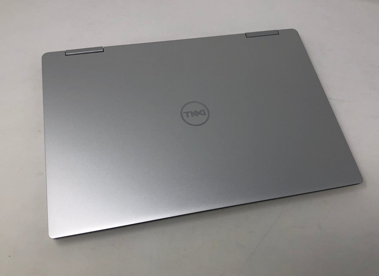 Dell XPS 13 7390 2-IN-1 13″ FHD+ Touch Quad Core i7 10th GEN 256GB SSD 16GB RAM