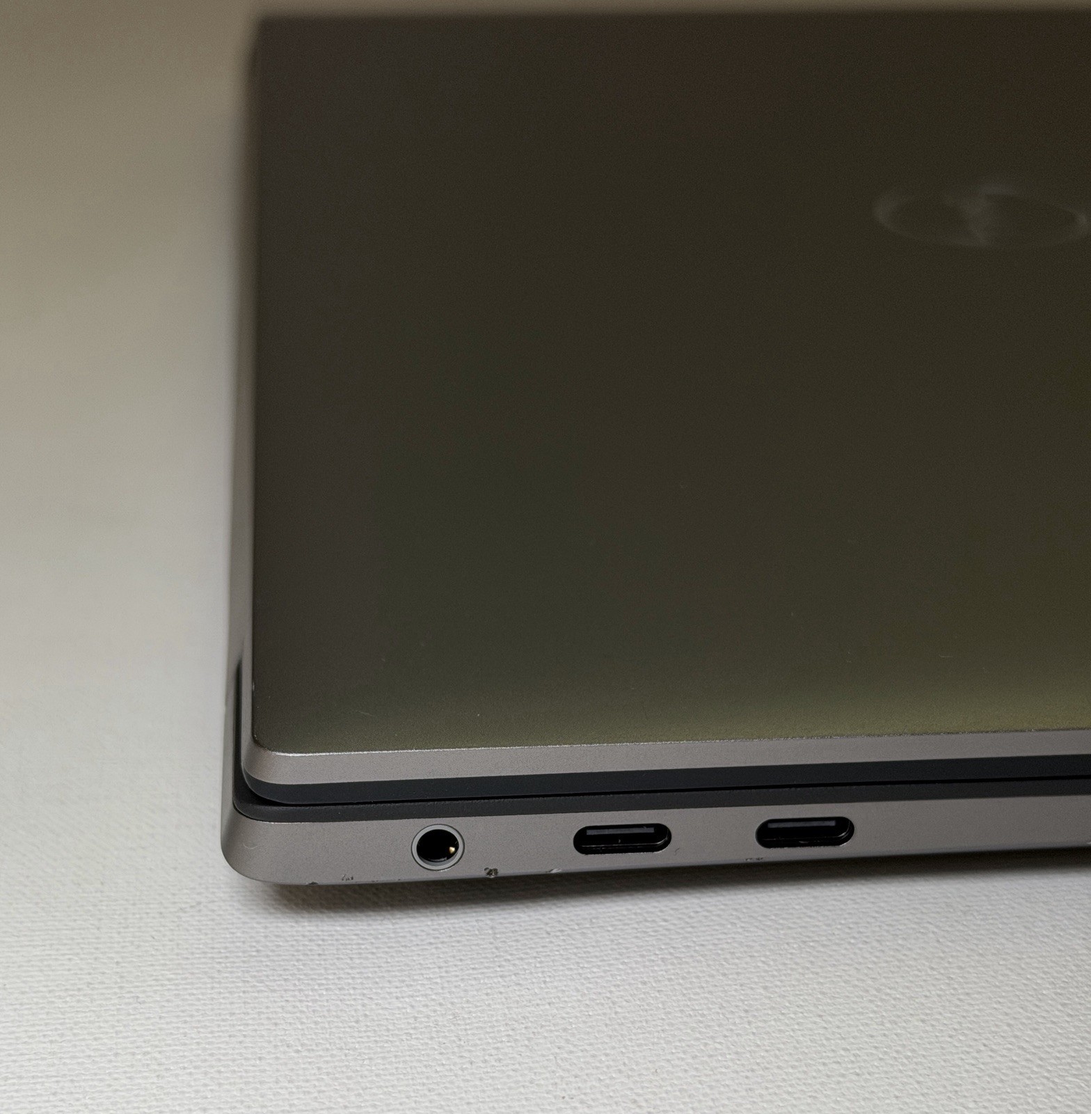 Dell Precision 5490 QHD+ Ultra 7 165H 32GB 1TB RTX 1000 Ada Intel Arc | DESCRIP