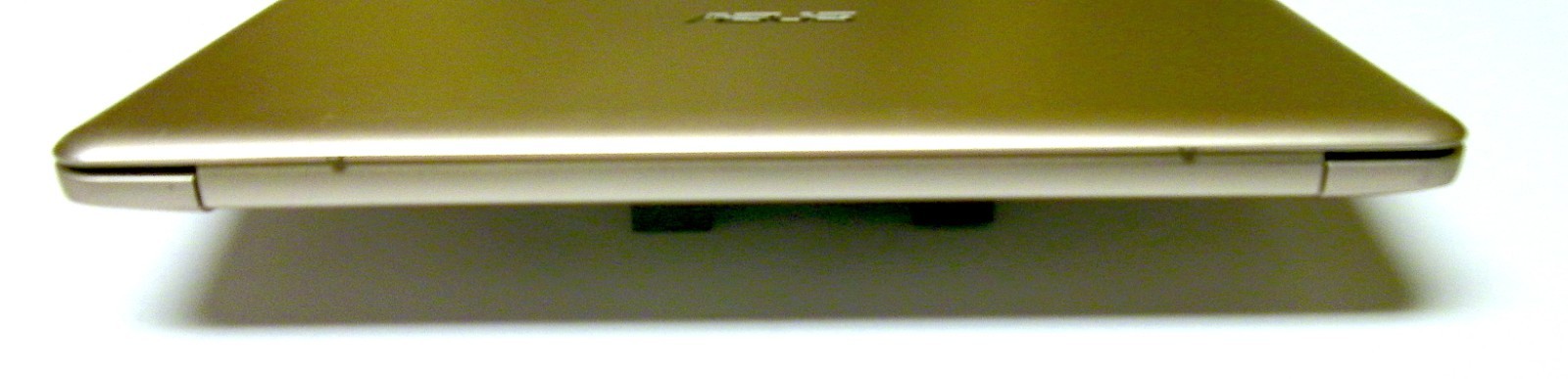 Asus Vivobook E200HA — Windows 11 /Atom x5-Z8350 @1.5Hz/4gb/ 32gb eMMC/Charger
