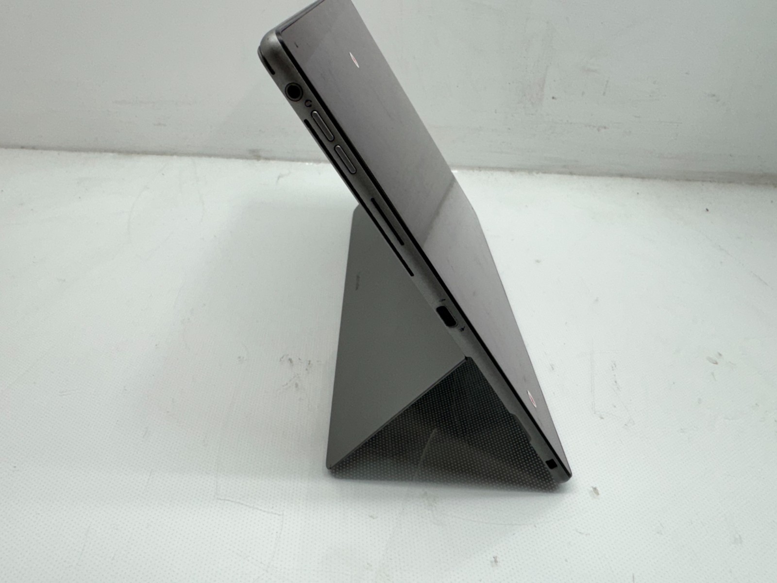 Latitude 7320 Detachable Intel i5-1140G7@1.1GHz 16GB 256G W/AC Win11 **READ**