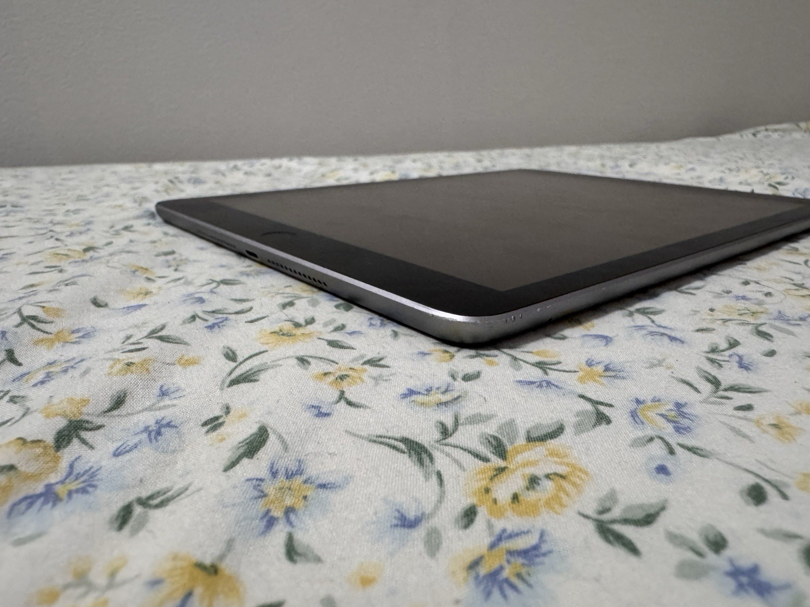 Apple iPad 6th Generation 32gb Wifi