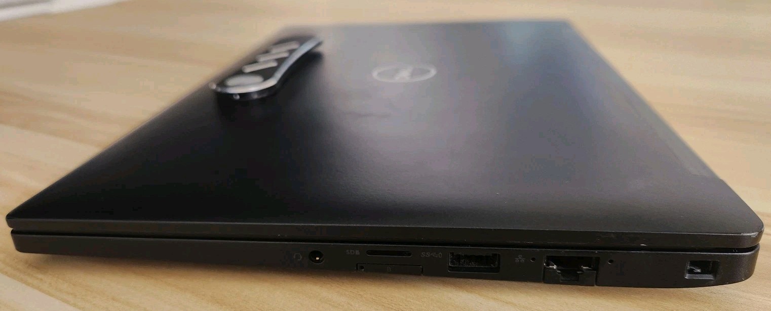 Dell Latitude 7390 13.3″ Touch, 500GB M.2, Intel i7 8th Gen 4.2 GHz, 8GB DDR4