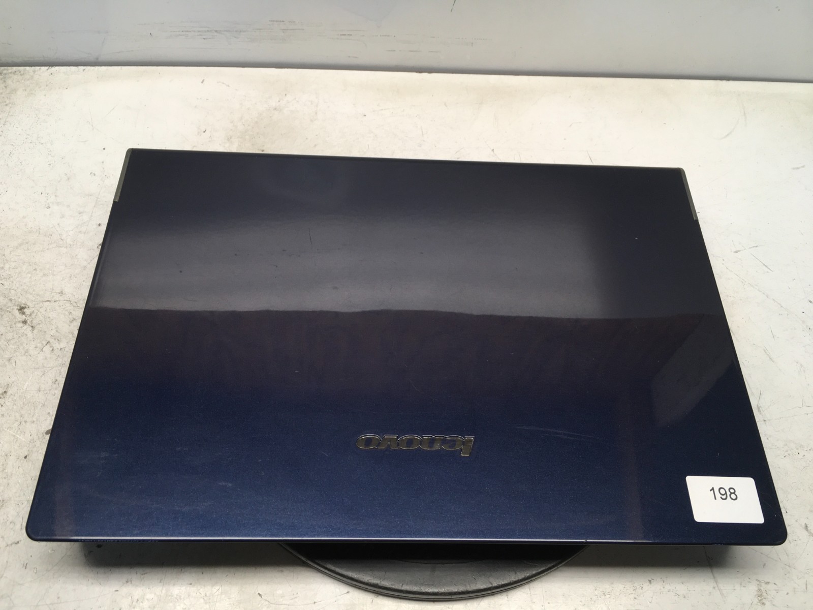 Lenovo IdeaPad Y710 Intel Core 2 Duo T5450 1.66GHz 1 GB NO HDD