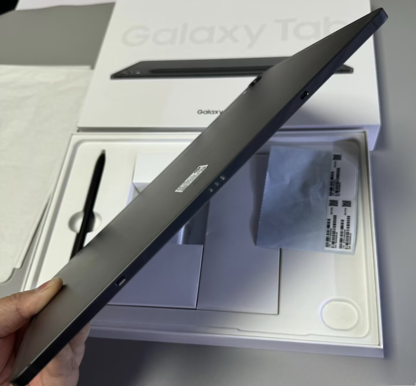 Samsung Galaxy Tab S9 11″ AMOLED 2X Snapdragon 8 Gen 2 Wi-Fi Android Tablet